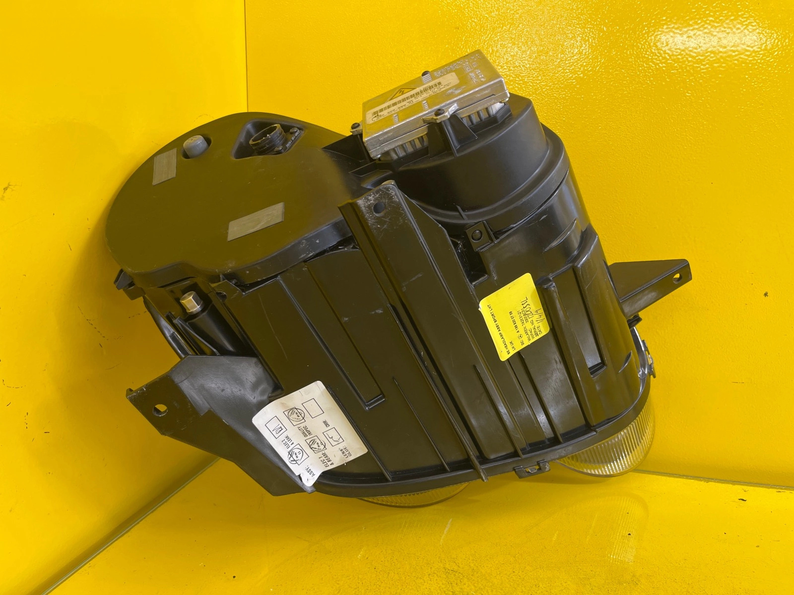 Reflektor LAMPA LEWA MERCEDES SLR MCLAREN XENON A1998200759 Autolamps 4 Reflektor LAMPA LEWA MERCEDES SLR MCLAREN XENON A1998200759