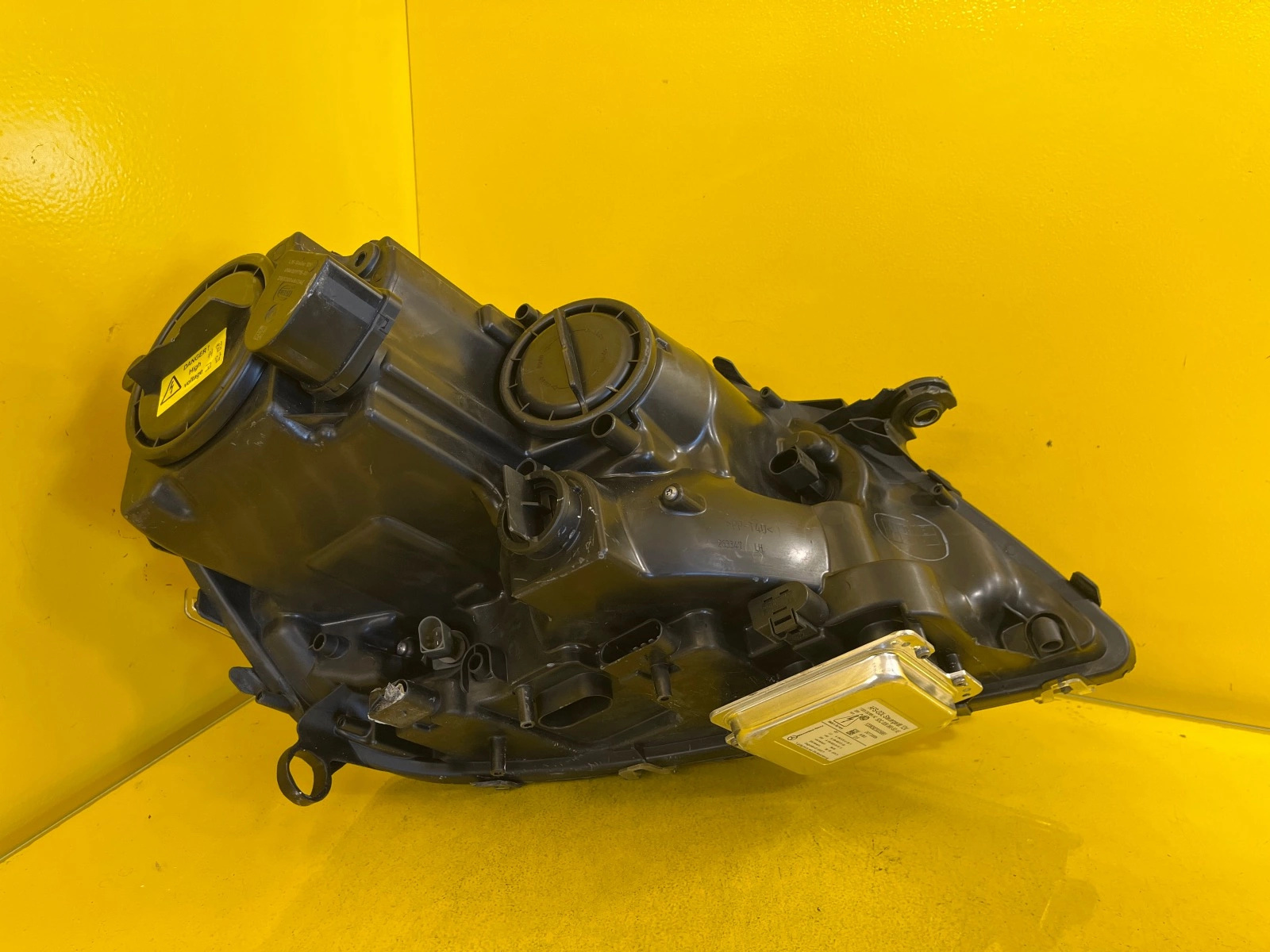 Reflektor Lampa LEWA Mercedes ML W164 05-08 BI Xenon USA A1648205759 Autolamps 3 Reflektor Lampa LEWA Mercedes ML W164 05-08 BI Xenon USA A1648205759