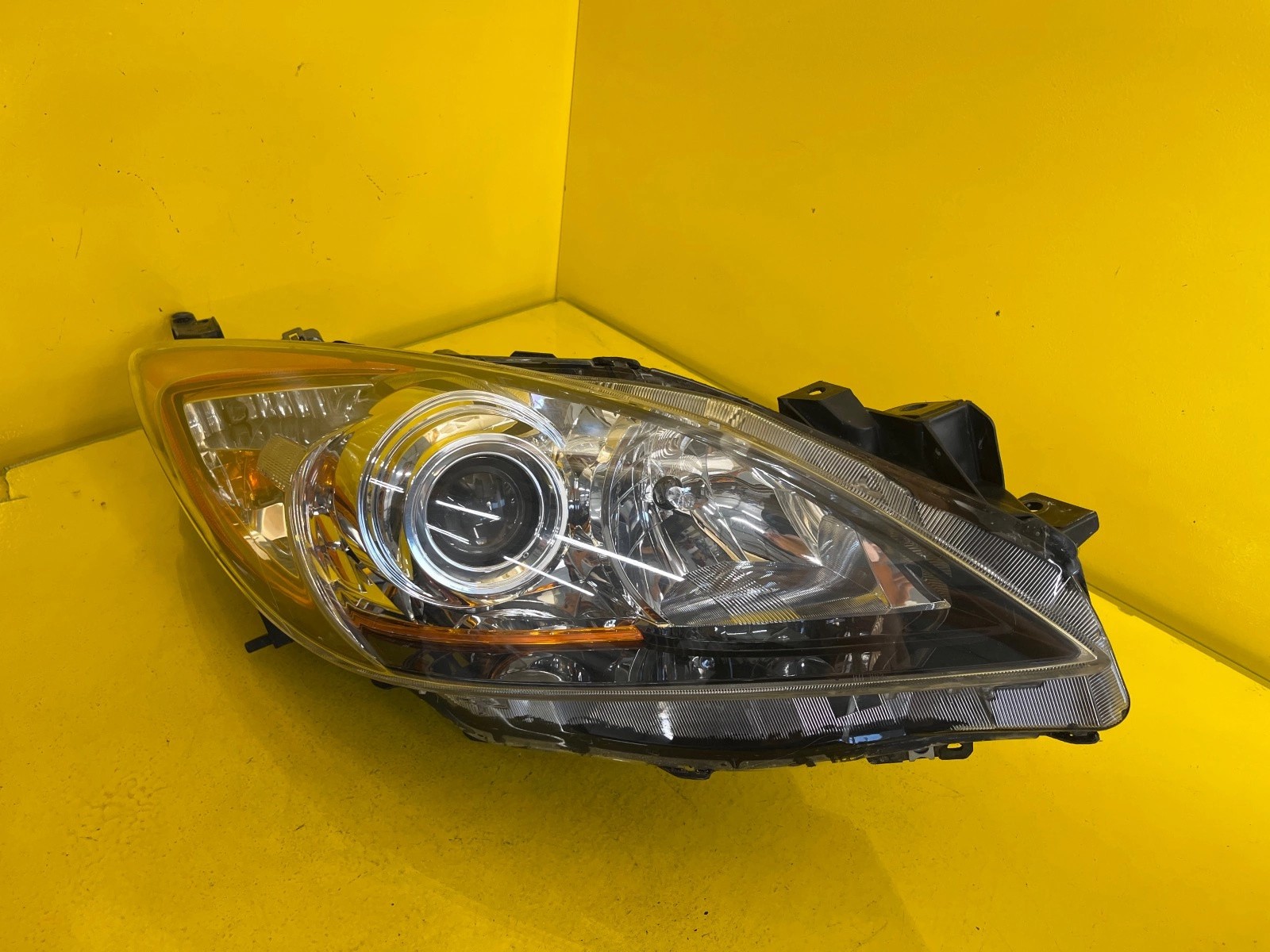 Reflektor Lampa Prawa MAZDA III 3 2008- SOCZEWKA BDG7-51030 Autolamps Reflektor Lampa Prawa MAZDA III 3 2008- SOCZEWKA BDG7-51030