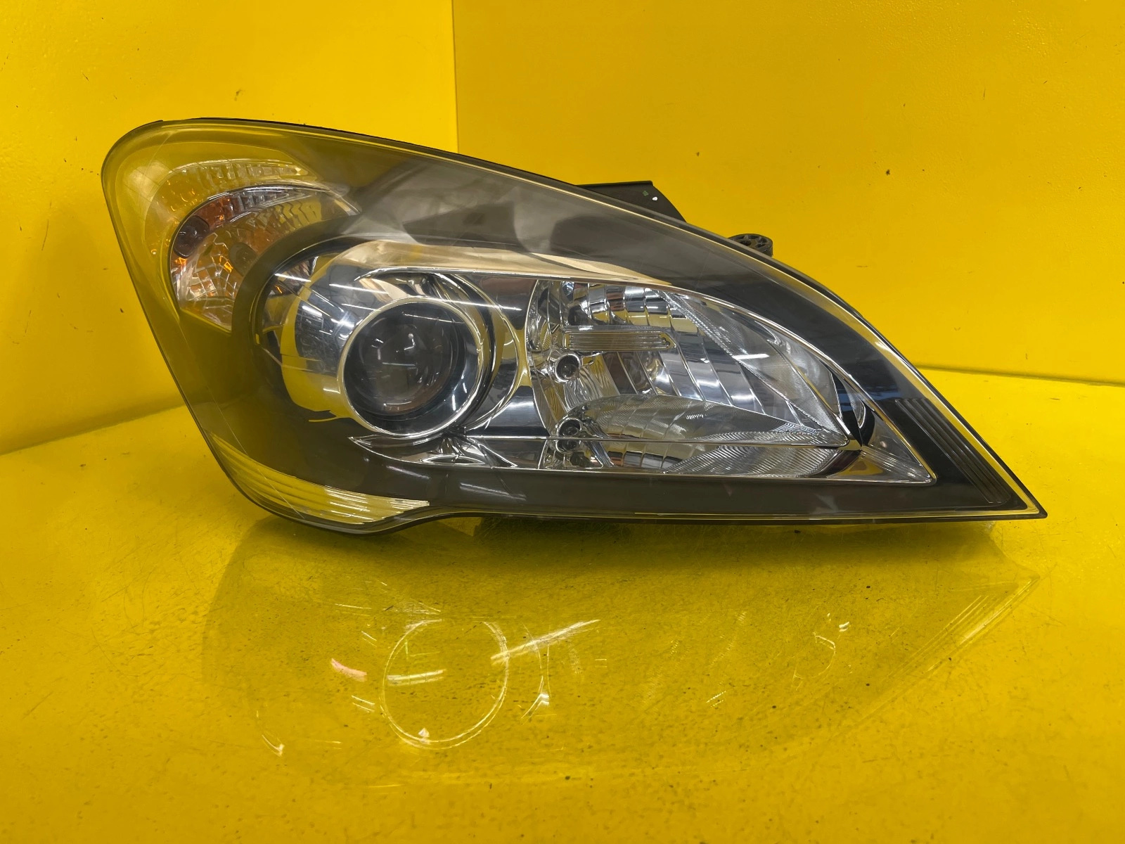 Reflektor LAMPA PRAWA KIA CEE’D 2009-2013 SOCZEWKA Autolamps Reflektor LAMPA PRAWA KIA CEE’D 2009-2013 SOCZEWKA