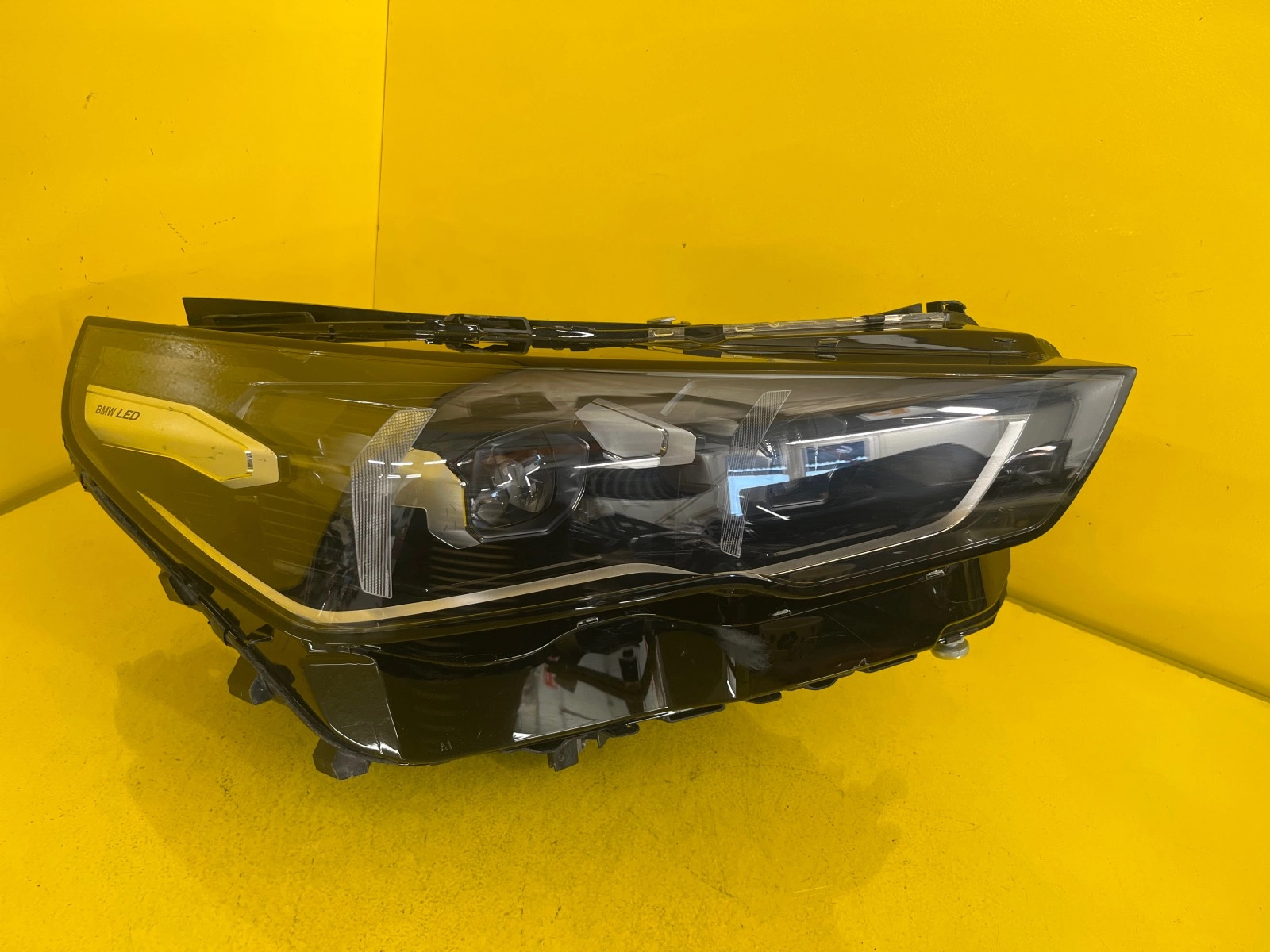 Reflektor LAMPA PRAWA BMW 5 G60 FULL LED 4A2EA22 Autolamps Reflektor LAMPA PRAWA BMW 5 G60 FULL LED 4A2EA22