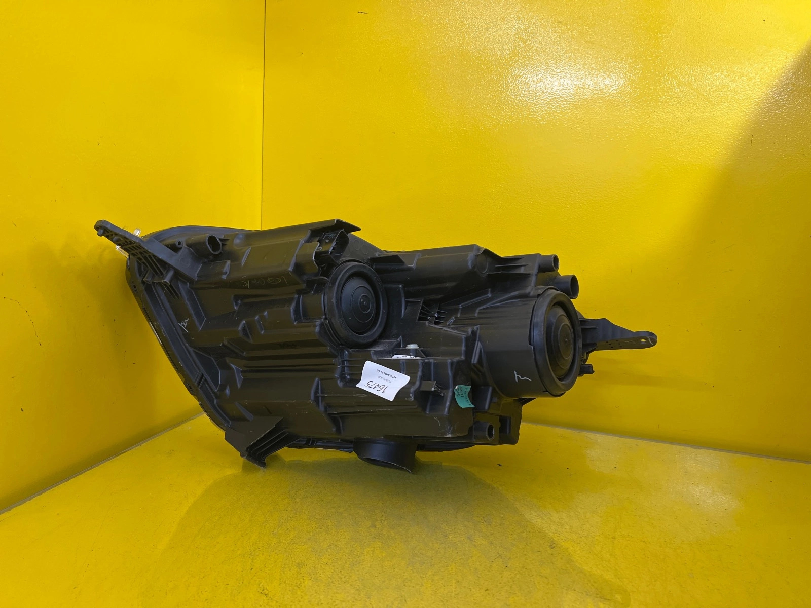 Reflektor LAMPA PRZEDNIA PRAWA FORD ECOSPORT II LIFT Autolamps 4 Reflektor LAMPA PRZEDNIA PRAWA FORD ECOSPORT II LIFT