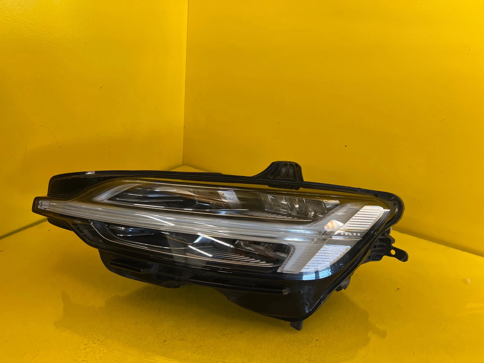 Reflektor LAMPA LEWA VOLVO S60 V60 FULL LED 32314165 Autolamps Reflektor LAMPA LEWA VOLVO S60 V60 FULL LED 32314165