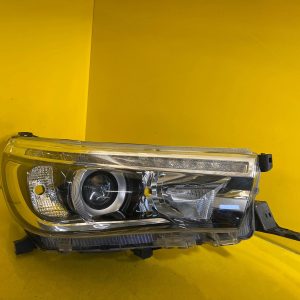Reflektor Lampa Prawa TOYOTA HILUX FULL LED 16-21 Autolamps Reflektor Lampa Prawa TOYOTA HILUX FULL LED 16-21