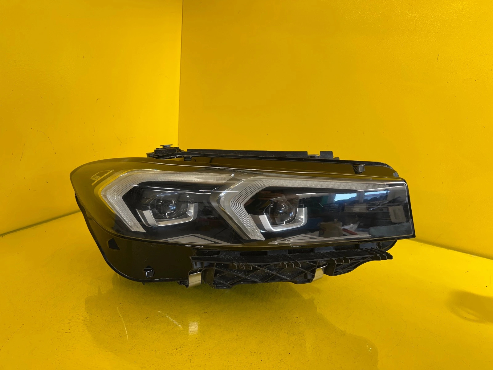 Reflektor LAMPA PRAWA BMW 3 G20 LCI Lift Full Led 9450796-03 Autolamps Reflektor LAMPA PRAWA BMW 3 G20 LCI Lift Full Led 9450796-03