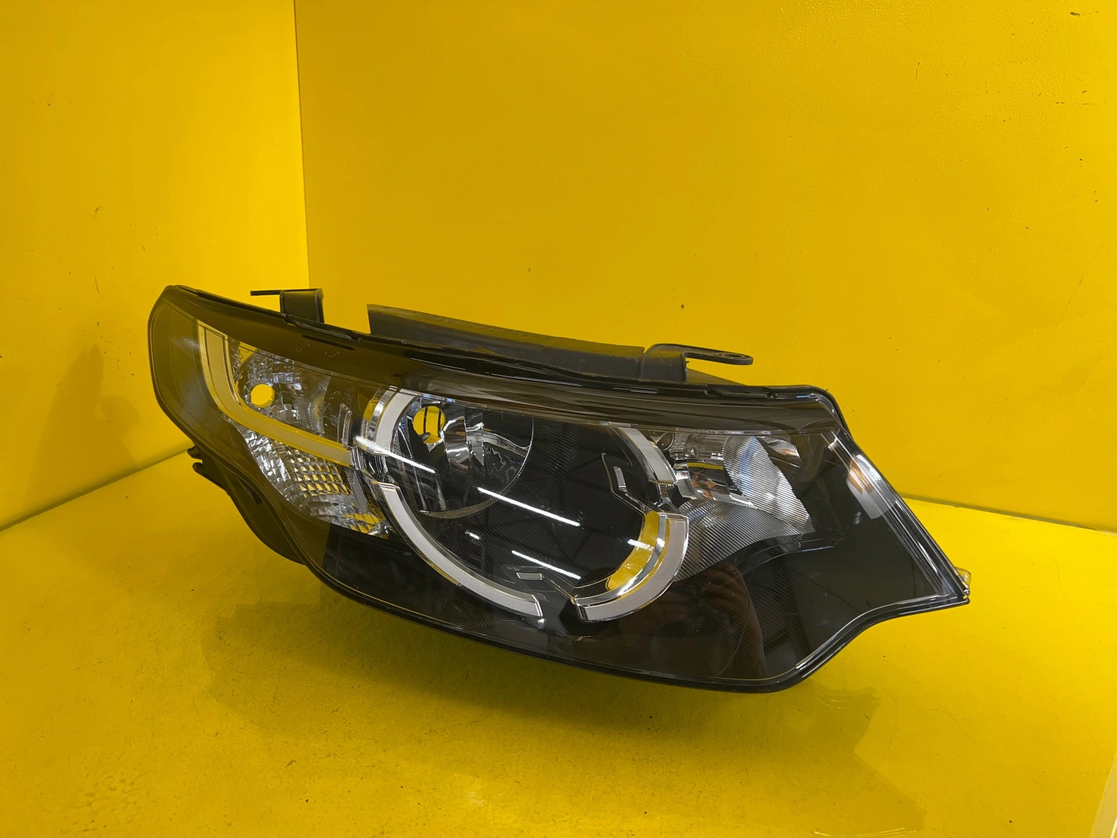 Reflektor LAMPA PRAWA DISCOVERY SPORT L550 ZWYKŁA FK72-13W029 Autolamps Reflektor LAMPA PRAWA DISCOVERY SPORT L550 ZWYKŁA FK72-13W029
