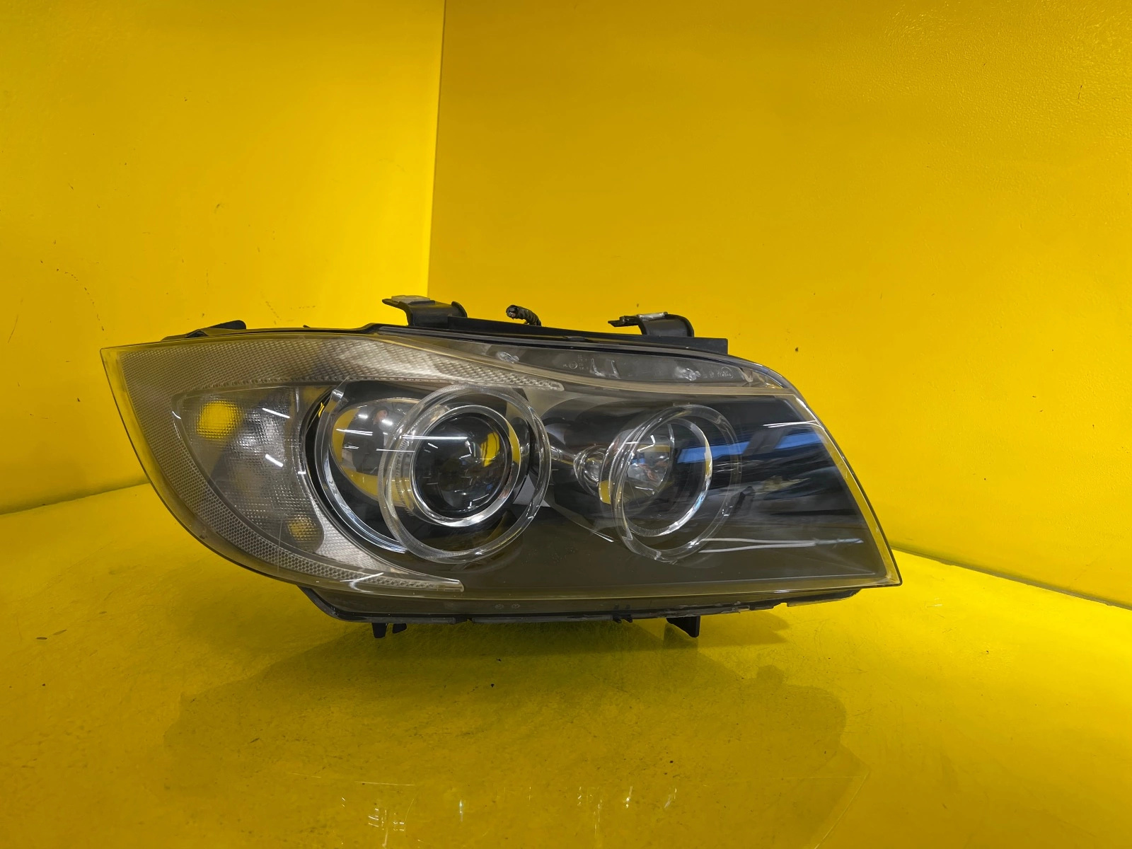 Reflektor Lampa PRAWA Bmw 3 E90 E91 05-08 BI-Xenon 6942722-10 Autolamps Reflektor Lampa PRAWA Bmw 3 E90 E91 05-08 BI-Xenon 6942722-10