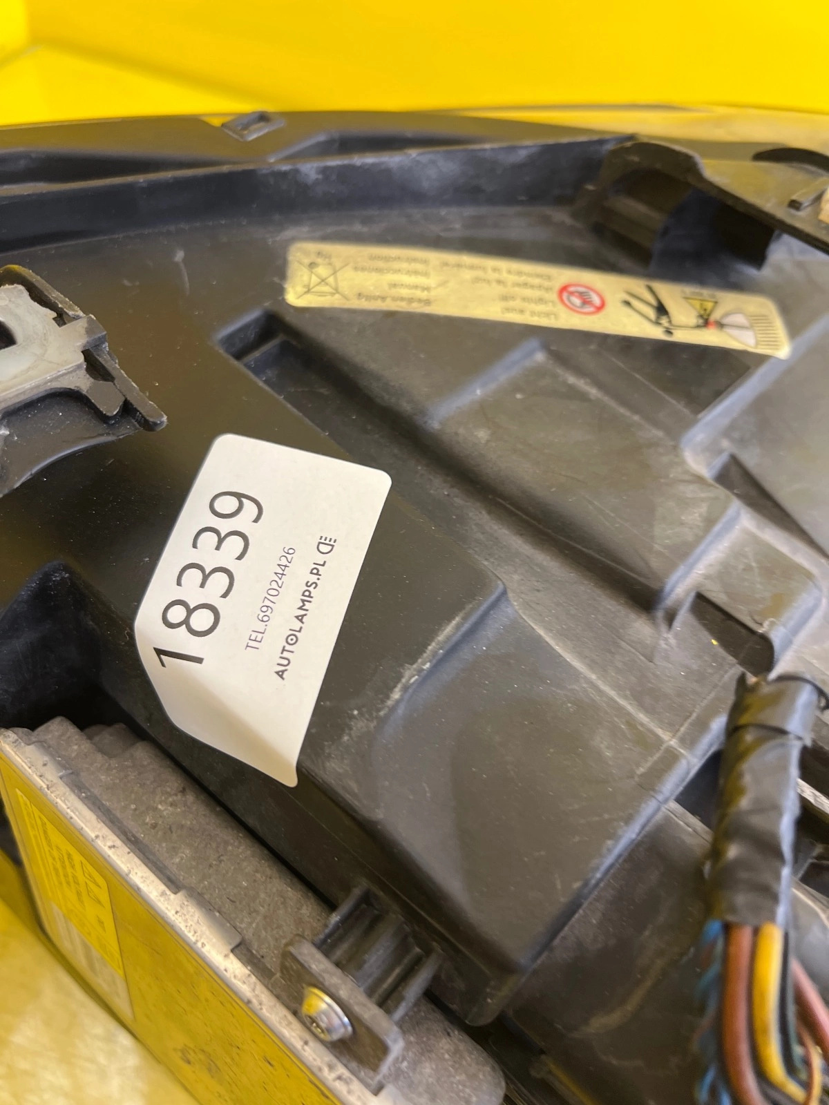 Reflektor Lampa PRAWA Bmw 3 E90 E91 05-08 BI-Xenon 6942722-10 Autolamps 3 Reflektor Lampa PRAWA Bmw 3 E90 E91 05-08 BI-Xenon 6942722-10