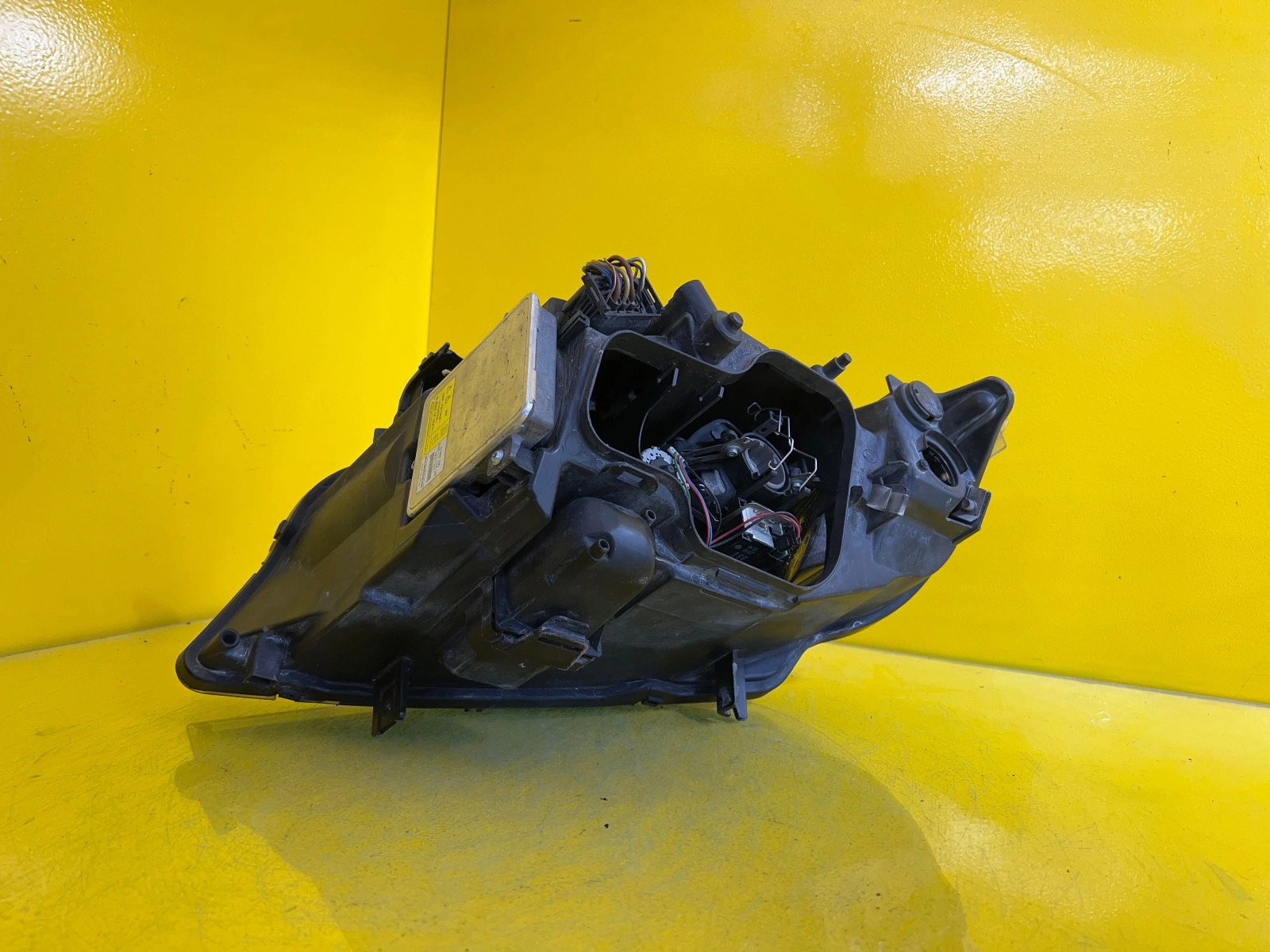 Reflektor Lampa PRAWA Bmw 3 E90 E91 05-08 BI-Xenon 6942722-10 Autolamps 4 Reflektor Lampa PRAWA Bmw 3 E90 E91 05-08 BI-Xenon 6942722-10