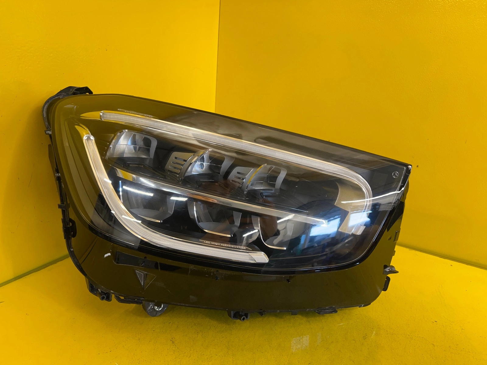 Reflektor LAMPA PRAWA MERCEDES GLC W253 LIFT FULL LED 19- A2539060204 Autolamps Reflektor LAMPA PRAWA MERCEDES GLC W253 LIFT FULL LED 19- A2539060204