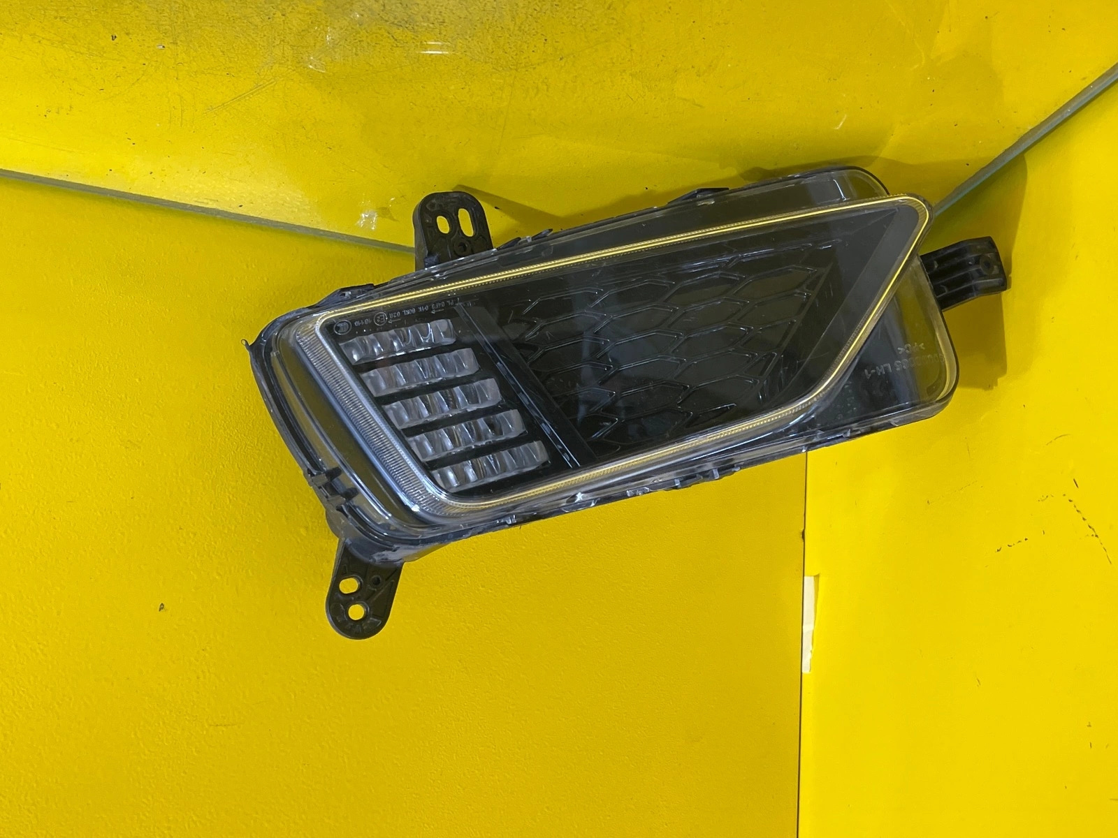 Reflektor Lampa Prawa Halogen VW Polo VI 2G0 DRL LED 2017- 89250861 Autolamps 4 Reflektor Lampa Prawa Halogen VW Polo VI 2G0 DRL LED 2017- 89250861