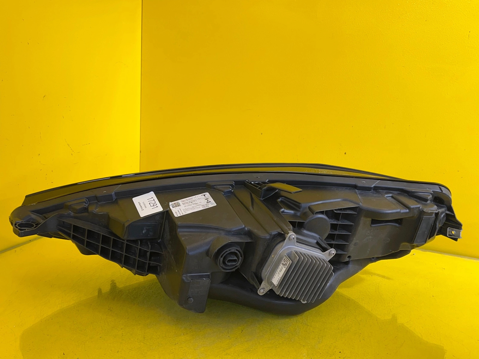 Reflektor TESLA MODEL S Lampa Prawa Przednia 1563714-00-E LED 2021- Autolamps 4 Reflektor TESLA MODEL S Lampa Prawa Przednia 1563714-00-E LED 2021-