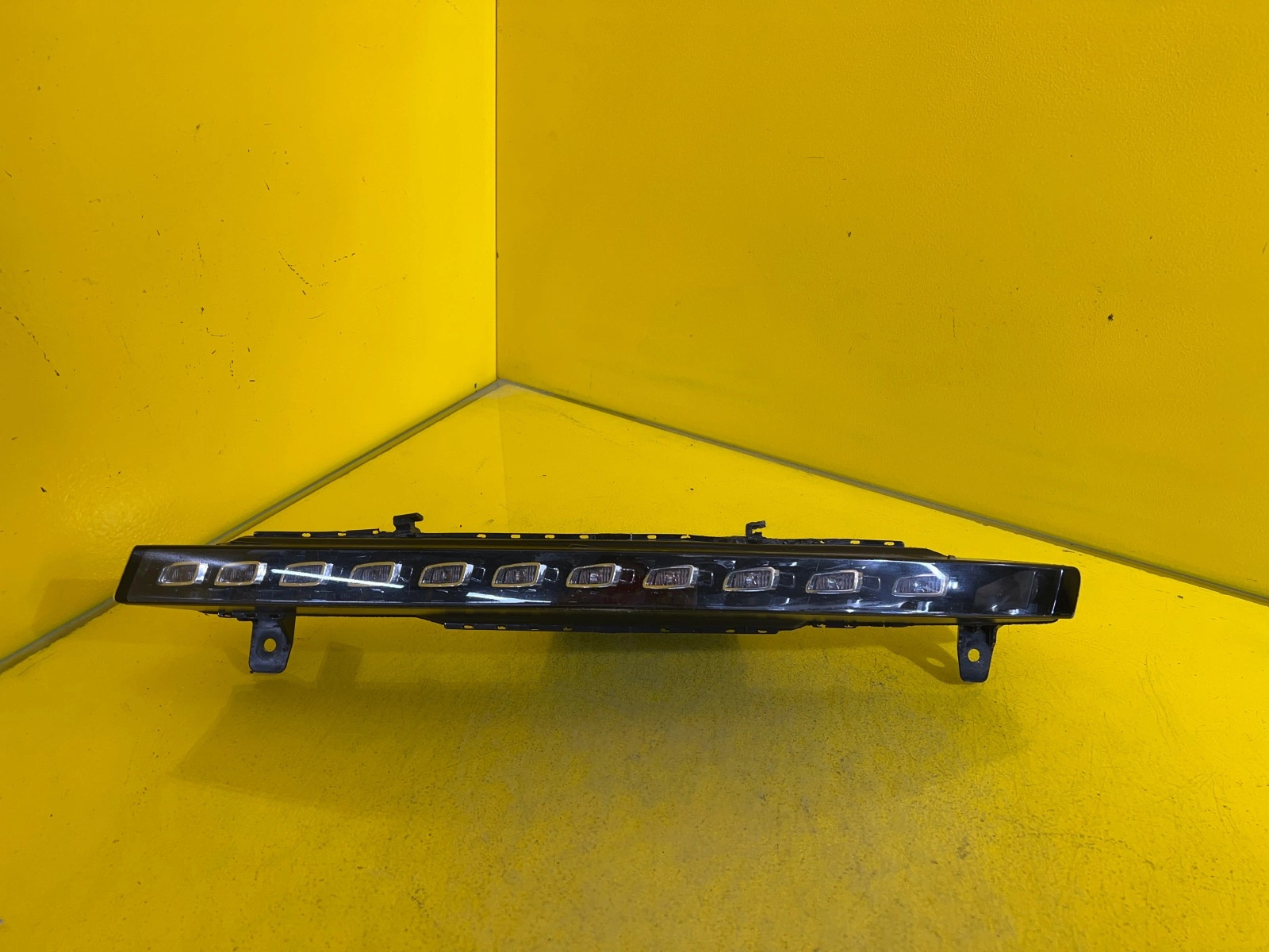 Reflektor KIERUNKOSKAZ LAMPA PRAWA AUDI Q7 4L0953041 09-15 LED Autolamps Reflektor KIERUNKOSKAZ LAMPA PRAWA AUDI Q7 4L0953041 09-15 LED