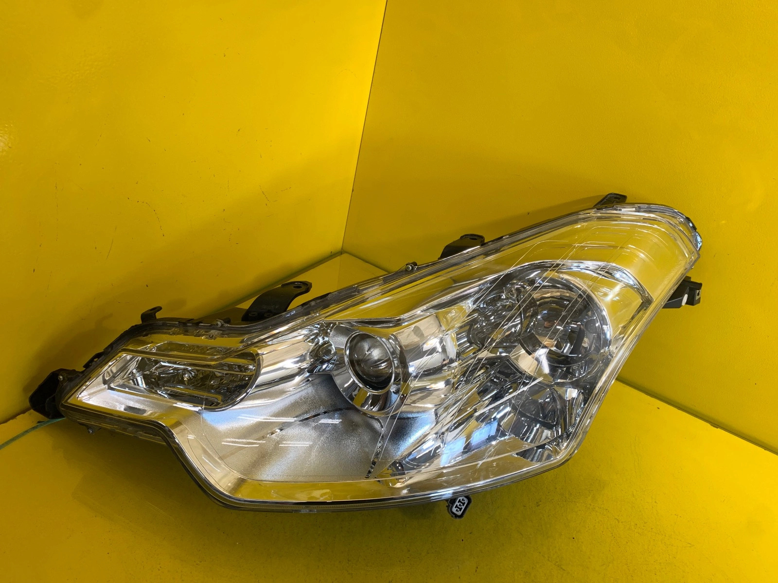 Reflektor LAMPA LEWA CITROEN C-CROSSER XENON 07-12 Autolamps Reflektor LAMPA LEWA CITROEN C-CROSSER XENON 07-12