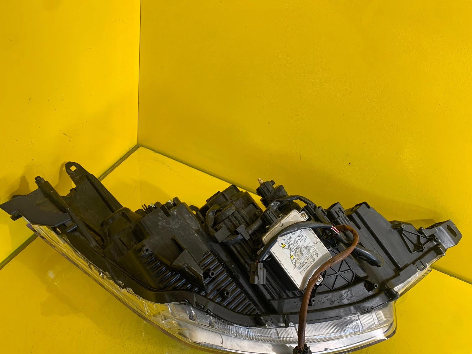 Reflektor LAMPA LEWA CITROEN C-CROSSER XENON 07-12 Autolamps 4 Reflektor LAMPA LEWA CITROEN C-CROSSER XENON 07-12