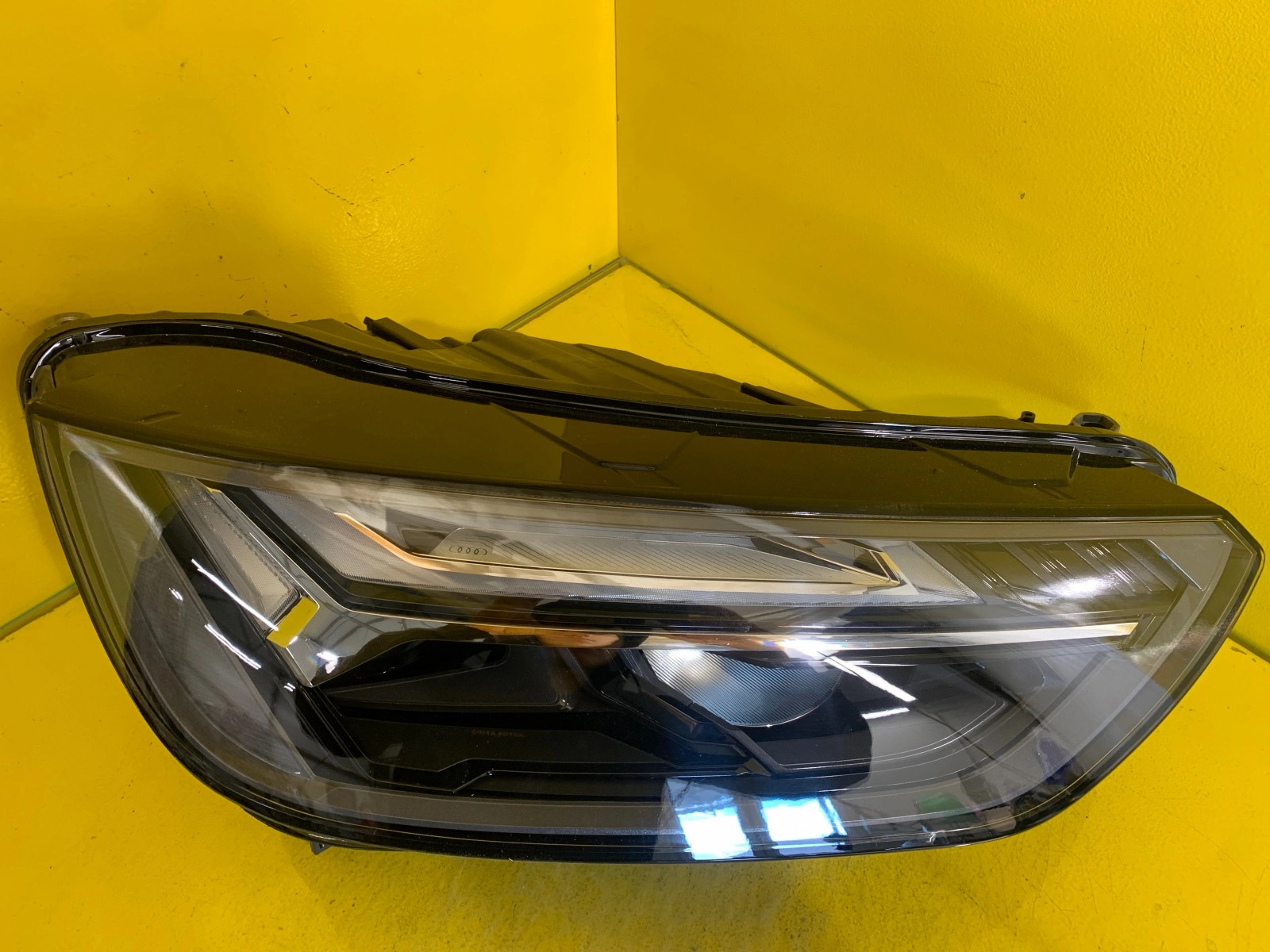 Reflektor Lampa Prawa AUDI Q5 SQ5 80A LIFT 80A941036 Autolamps 2 Reflektor Lampa Prawa AUDI Q5 SQ5 80A LIFT 80A941036