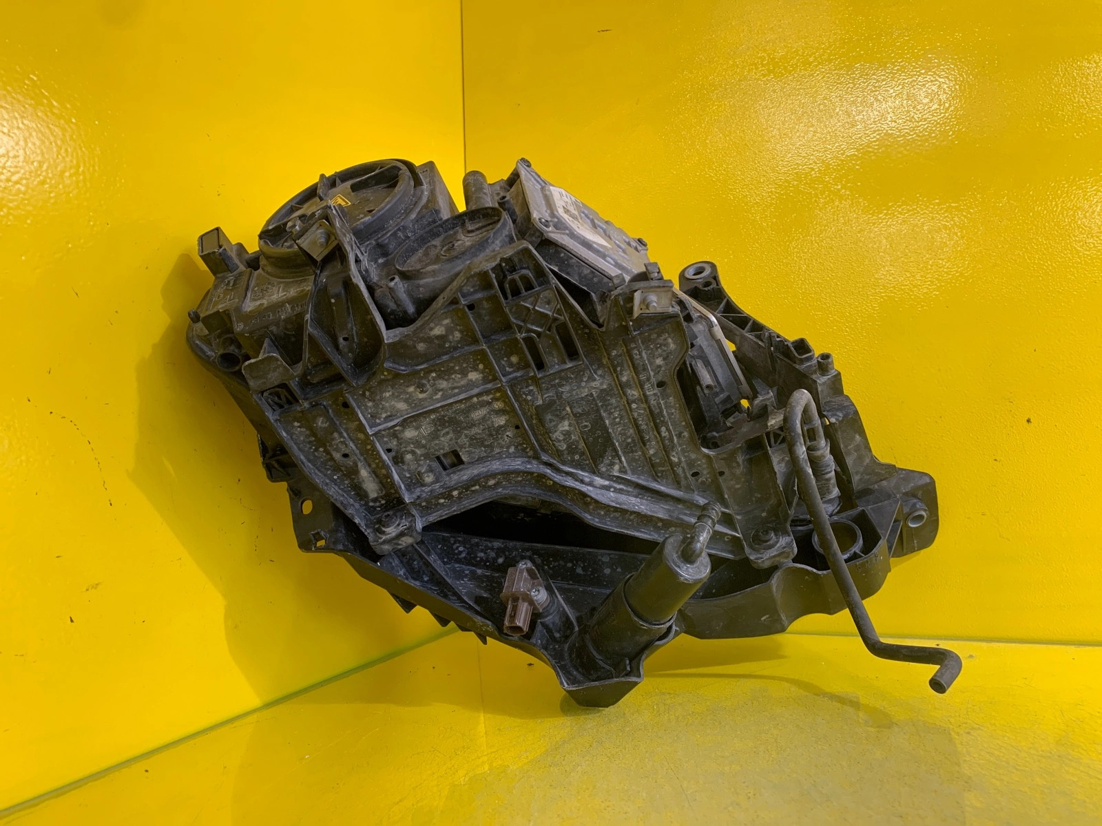 Reflektor LAMPA LEWA AUDI A4 B8 8K0941003C 08-12 BI-XENON Autolamps 6 Reflektor LAMPA LEWA AUDI A4 B8 8K0941003C 08-12 BI-XENON