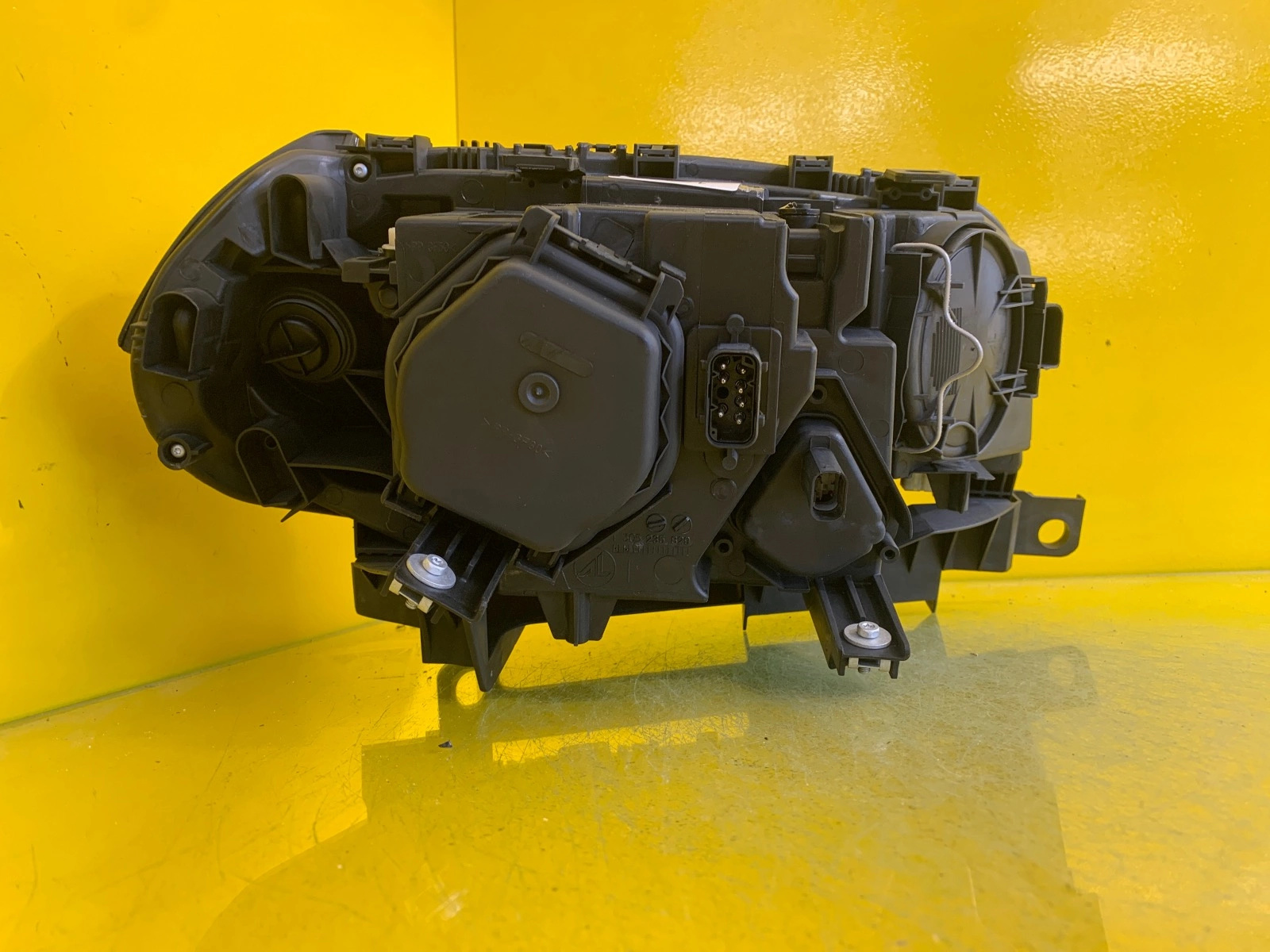 Reflektor LAMPA LEWA PRZEDNIA BMW X3 E83 XENON skrętny Autolamps 3 Reflektor LAMPA LEWA PRZEDNIA BMW X3 E83 XENON skrętny