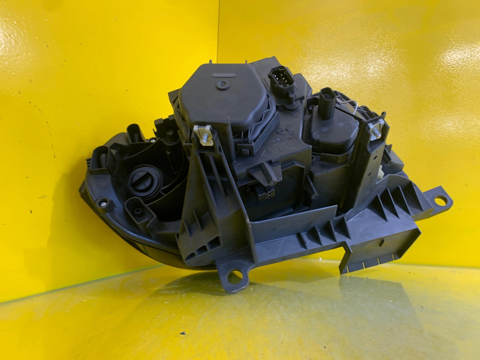 Reflektor LAMPA LEWA PRZEDNIA BMW X3 E83 XENON skrętny Autolamps 5 Reflektor LAMPA LEWA PRZEDNIA BMW X3 E83 XENON skrętny