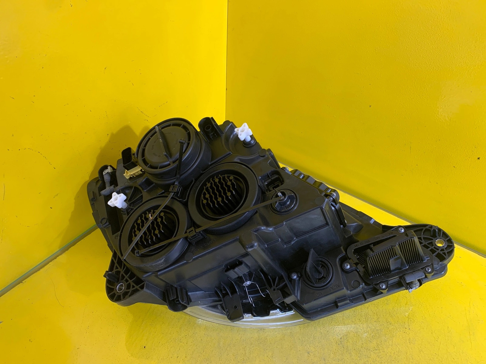 Reflektor LAMPA LEWA DAF XF 106 LIFT LED 2020 Autolamps 6 Reflektor LAMPA LEWA DAF XF 106 LIFT LED 2020