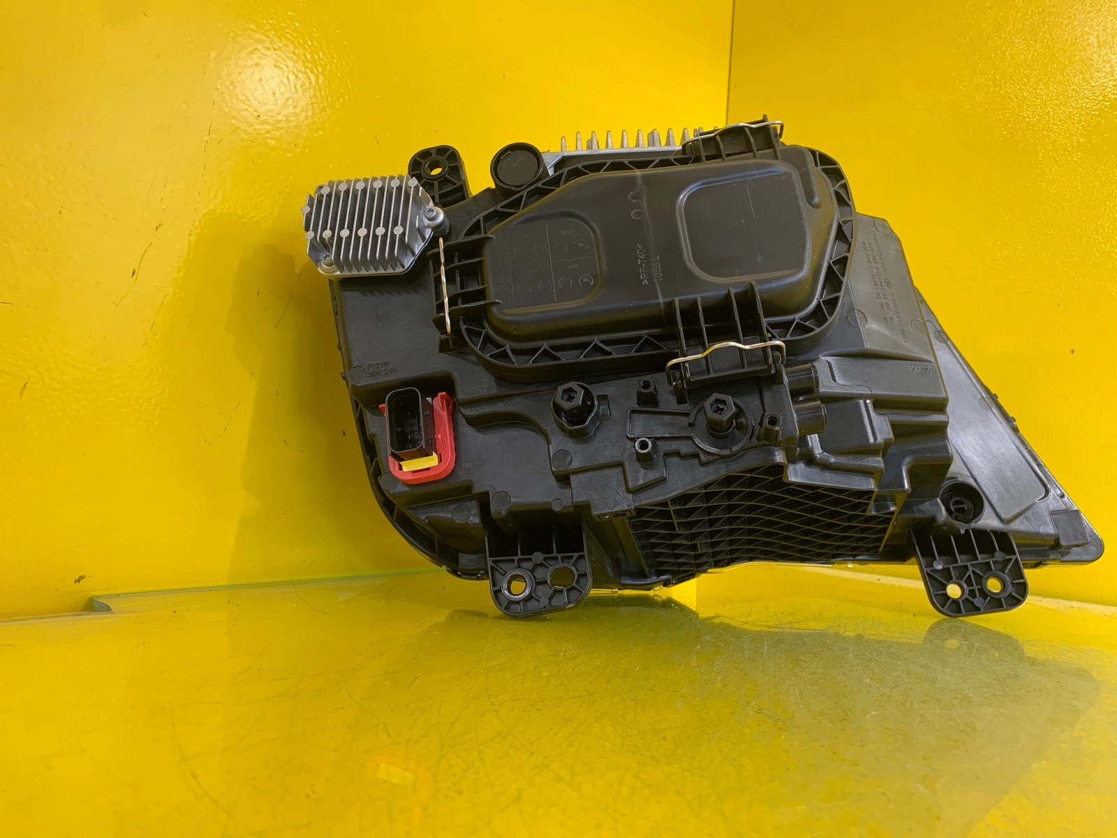 Reflektor Lampa LEWA MAN TGX TGE TGS FULL LED 81251016861 Autolamps 3 Reflektor Lampa LEWA MAN TGX TGE TGS FULL LED 81251016861