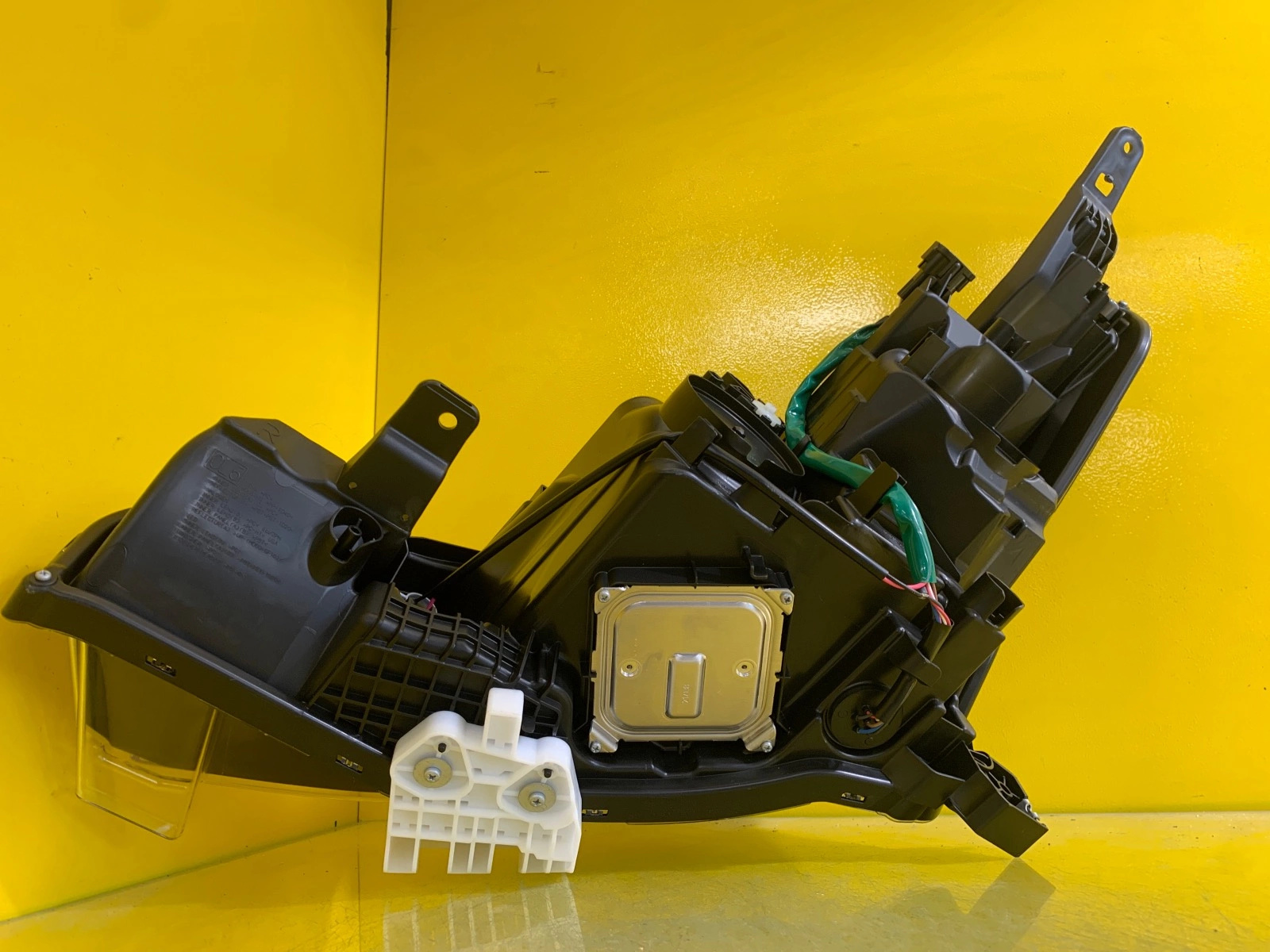 Reflektor LAMPA PRAWA NISSAN LEAF II 17- FULL LED 260105SH5B Autolamps 5 Reflektor LAMPA PRAWA NISSAN LEAF II 17- FULL LED 260105SH5B