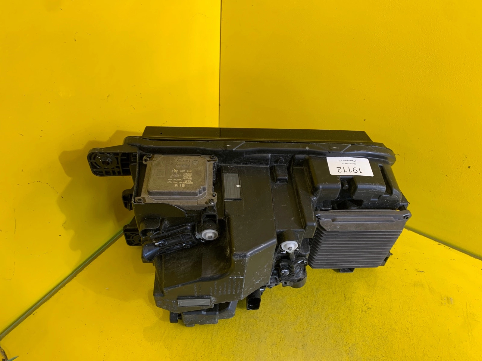 Reflektor LAMPA PRAWA FULL LED Hongqi E-HS9 3711110-QR03-B Autolamps 3 Reflektor LAMPA PRAWA FULL LED Hongqi E-HS9 3711110-QR03-B