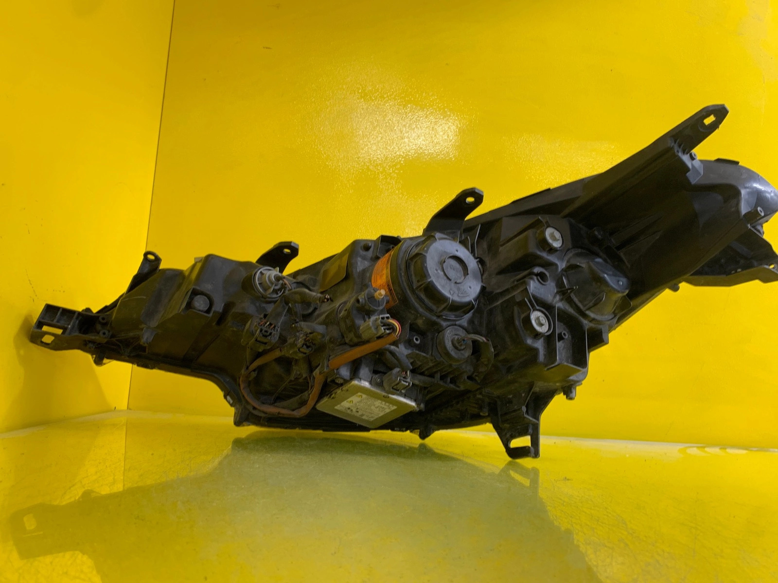 Reflektor LAMPA PRAWA CITROEN C-CROSSER XENON 07-12 Autolamps 3 Reflektor LAMPA PRAWA CITROEN C-CROSSER XENON 07-12