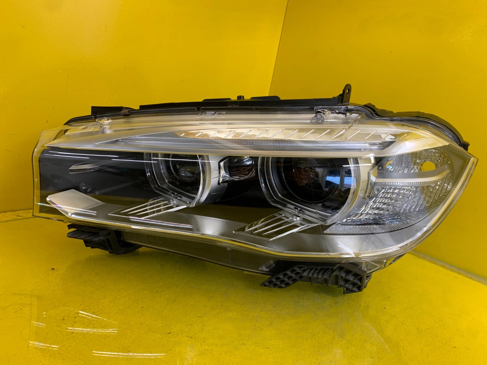 Reflektor LAMPA LEWA BMW X5 F15 X6 F16 13-18 BI-XENON 7290053 Autolamps Reflektor LAMPA LEWA BMW X5 F15 X6 F16 13-18 BI-XENON 7290053