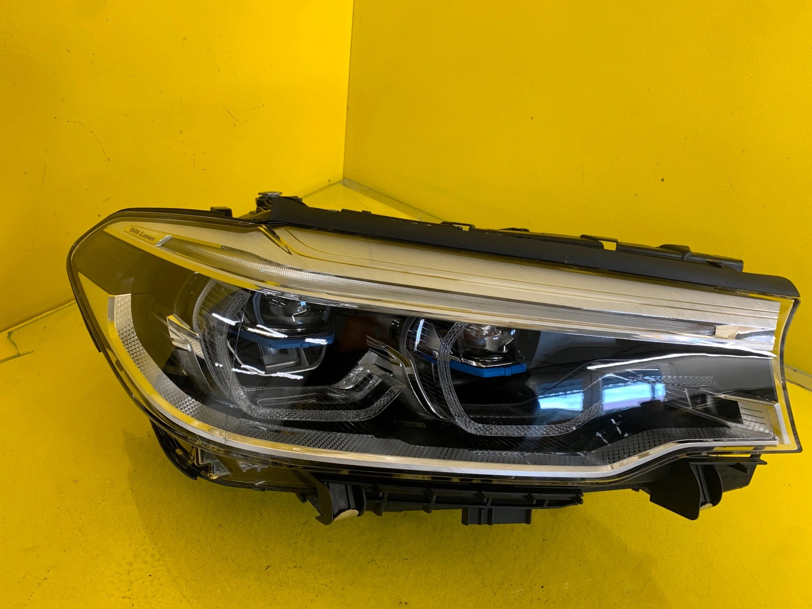 Reflektor Lampa Prawa BMW 5 M5 G30 G31 F90 laser Autolamps Reflektor Lampa Prawa BMW 5 M5 G30 G31 F90 laser