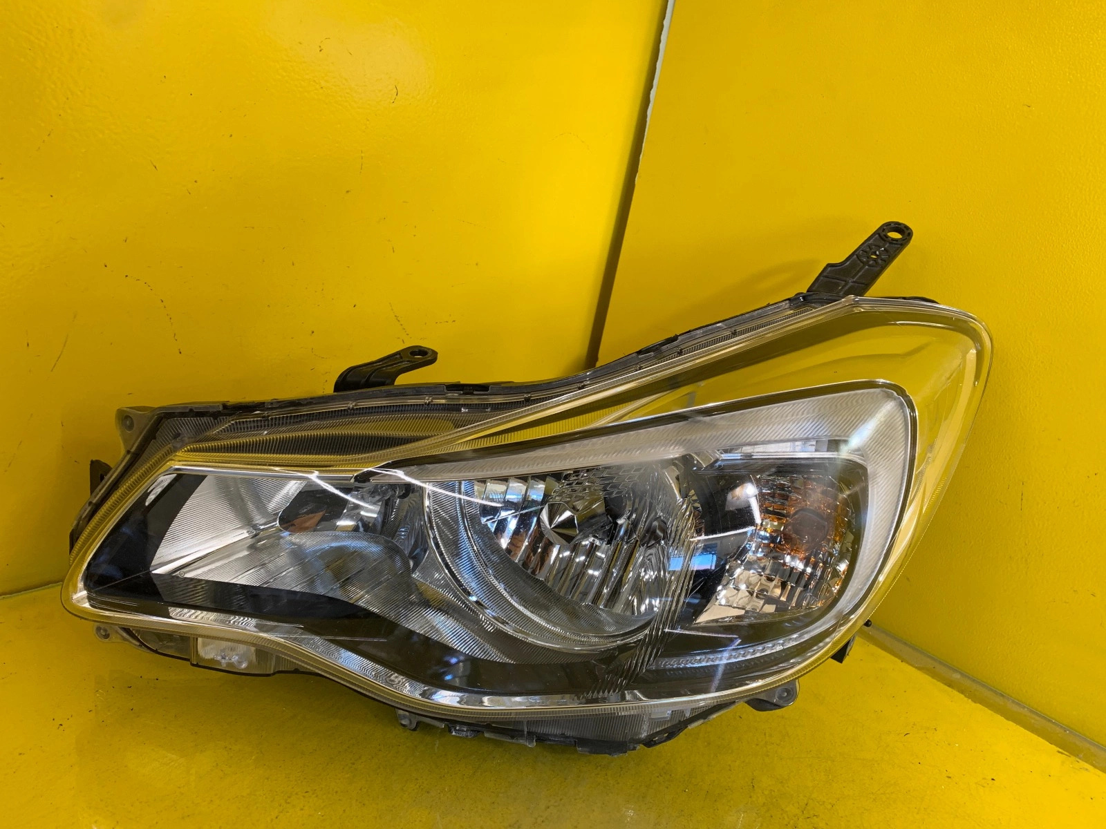 Reflektor LAMPA LEWA Subaru Impreza XV 11-17 Xenon Led Autolamps Reflektor LAMPA LEWA Subaru Impreza XV 11-17 Xenon Led