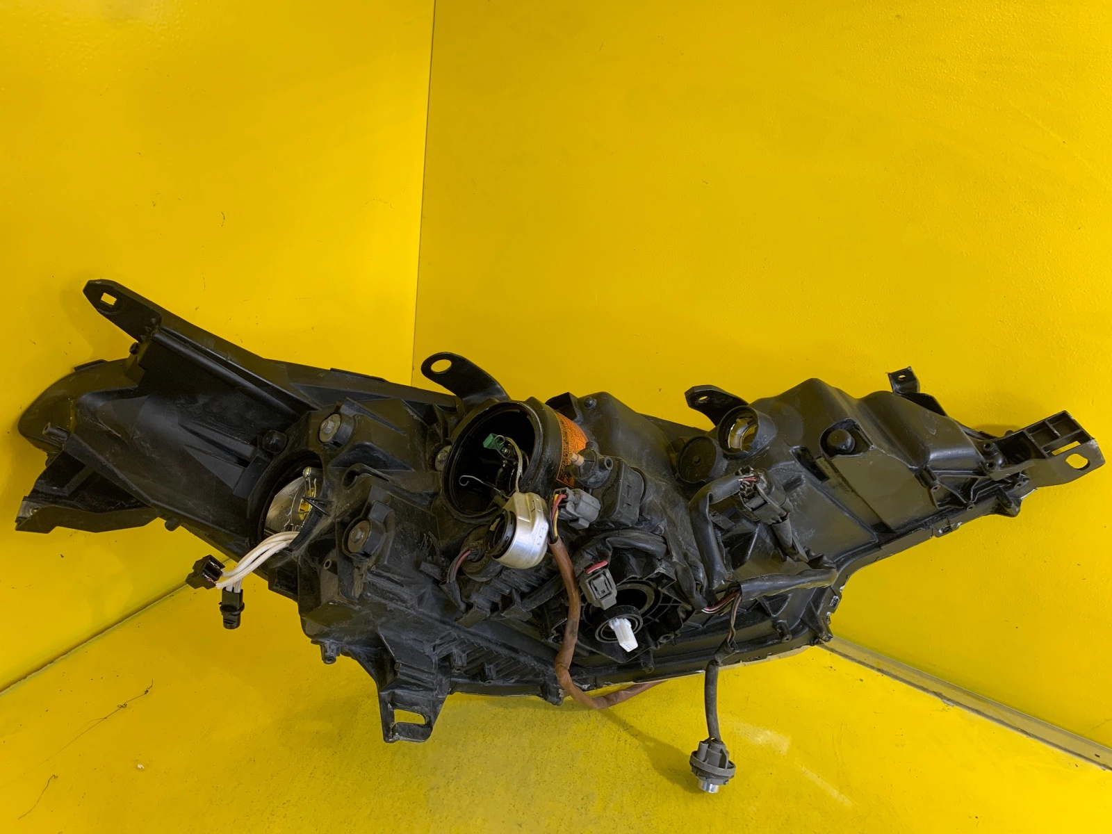 Reflektor Lampa Lewa CITROEN C-CROSSER XENON 07-12 Autolamps 8 Reflektor Lampa Lewa CITROEN C-CROSSER XENON 07-12