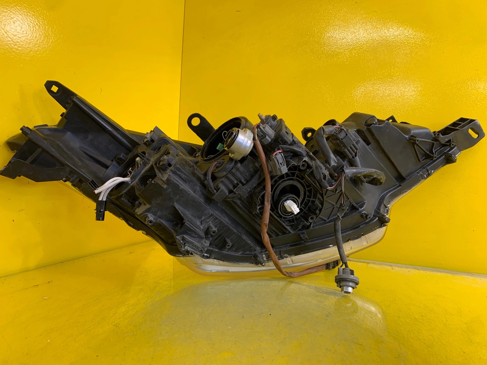 Reflektor Lampa Lewa CITROEN C-CROSSER XENON 07-12 Autolamps 9 Reflektor Lampa Lewa CITROEN C-CROSSER XENON 07-12