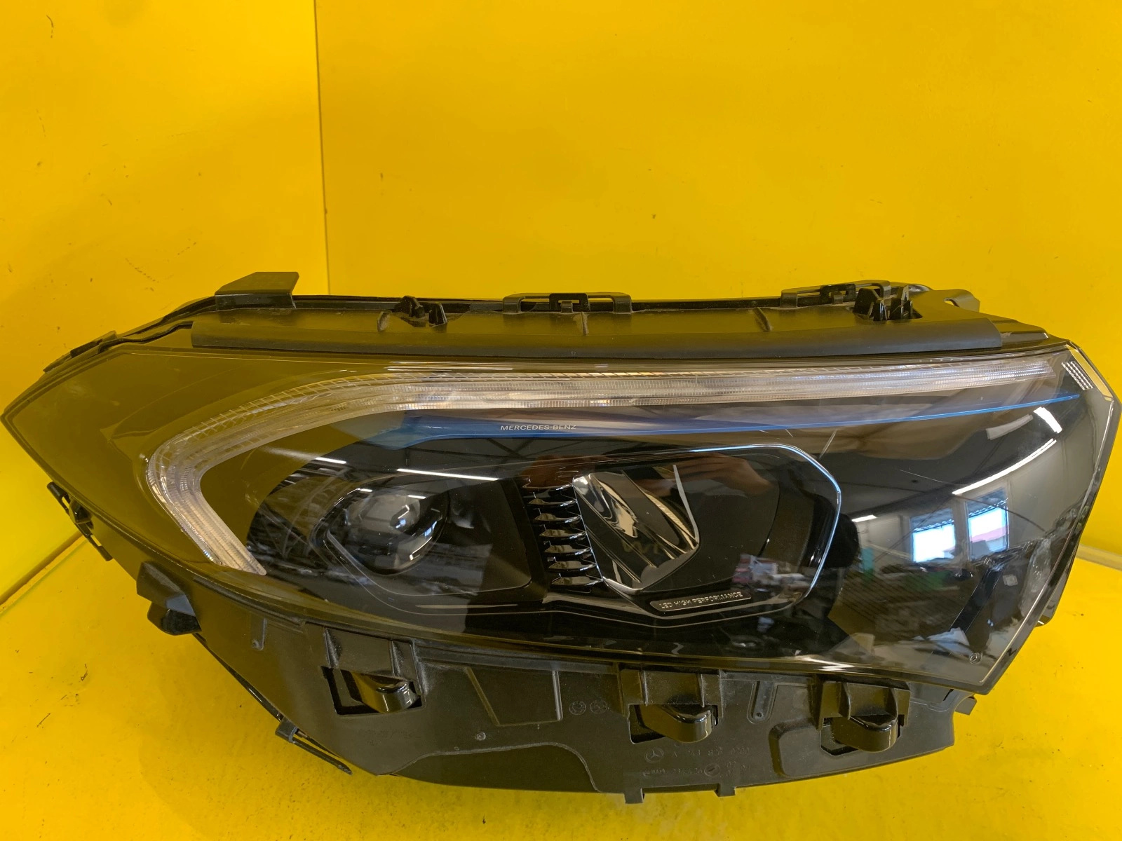Reflektor Lampa Prawa MERCEDES EQB EQA W243 FULL LED A2439069000 Autolamps Reflektor Lampa Prawa MERCEDES EQB EQA W243 FULL LED A2439069000