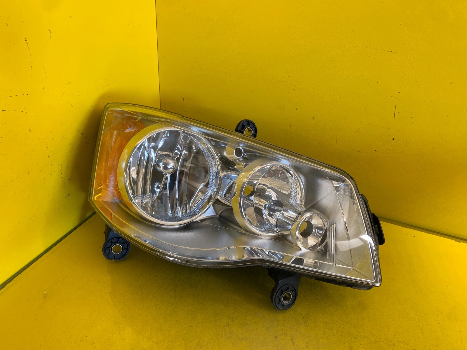 Reflektor Lampa Prawa Chrysler Voyager 08-14 05113336AG Autolamps Reflektor Lampa Prawa Chrysler Voyager 08-14 05113336AG