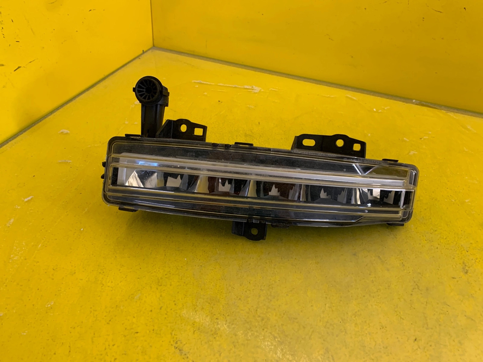 Reflektor Halogen Lewy Range Rover L460 LED DRL M8252-15201 Autolamps Reflektor Halogen Lewy Range Rover L460 LED DRL M8252-15201