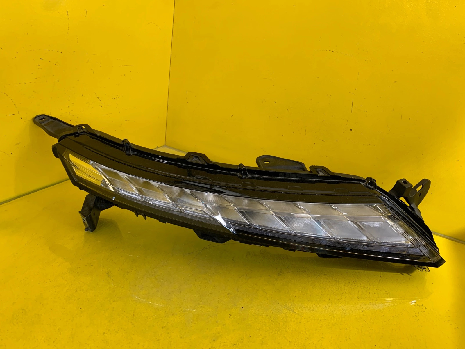 Reflektor Lampa Prawa Led Mitsubishi Eclipse Cross Lift 21r – 92206010 Autolamps Reflektor Lampa Prawa Led Mitsubishi Eclipse Cross Lift 21r – 92206010