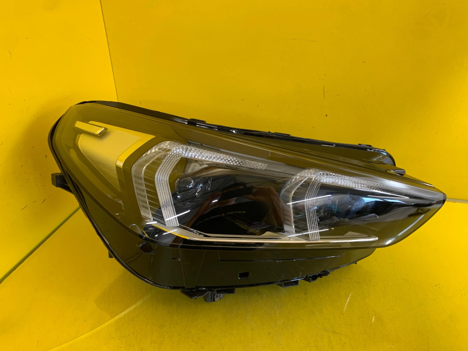 Reflektor Lampa prawa BMW X1 U11 22- full led 5A5BD48-02 Autolamps Reflektor Lampa prawa BMW X1 U11 22- full led 5A5BD48-02