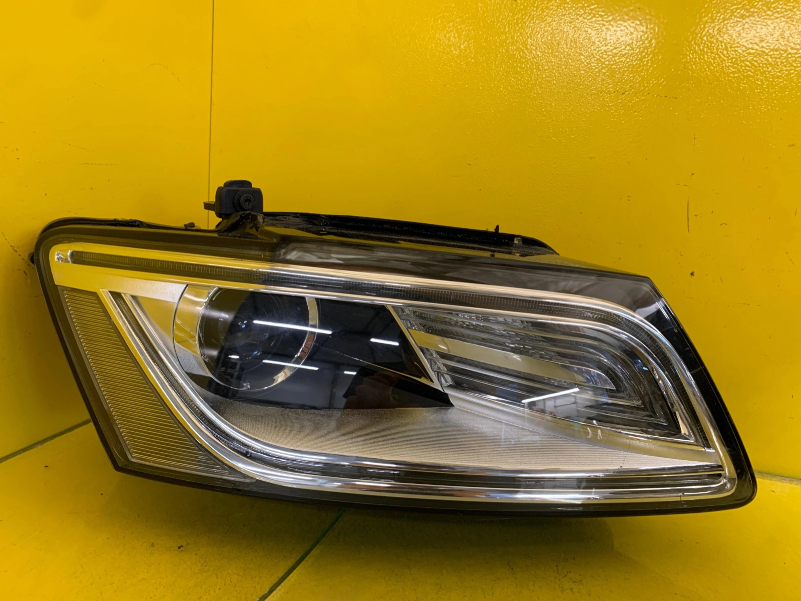 Reflektor Lampa Prawa Audi Q5 16- Xenon Led 8R0941006C Autolamps Reflektor Lampa Prawa Audi Q5 16- Xenon Led 8R0941006C