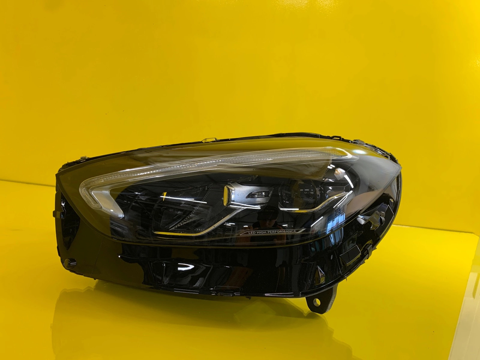 Reflektor Lampa Lewa Mercedes W206 C-KLASA Full Led A2069061103 Autolamps Reflektor Lampa Lewa Mercedes W206 C-KLASA Full Led A2069061103