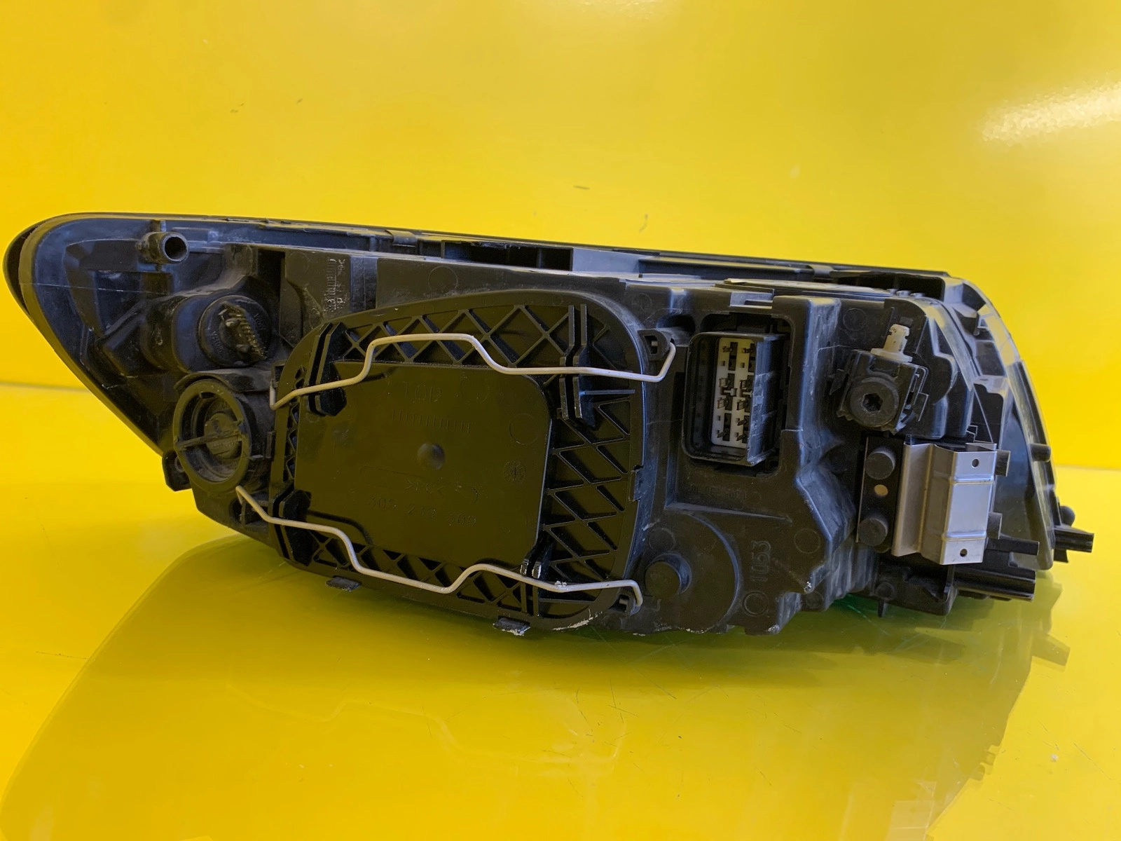 Reflektor Lampa Lewa Volvo S40 V50 Lift 07-12 31265698 Xenon Autolamps 4 Reflektor Lampa Lewa Volvo S40 V50 Lift 07-12 31265698 Xenon