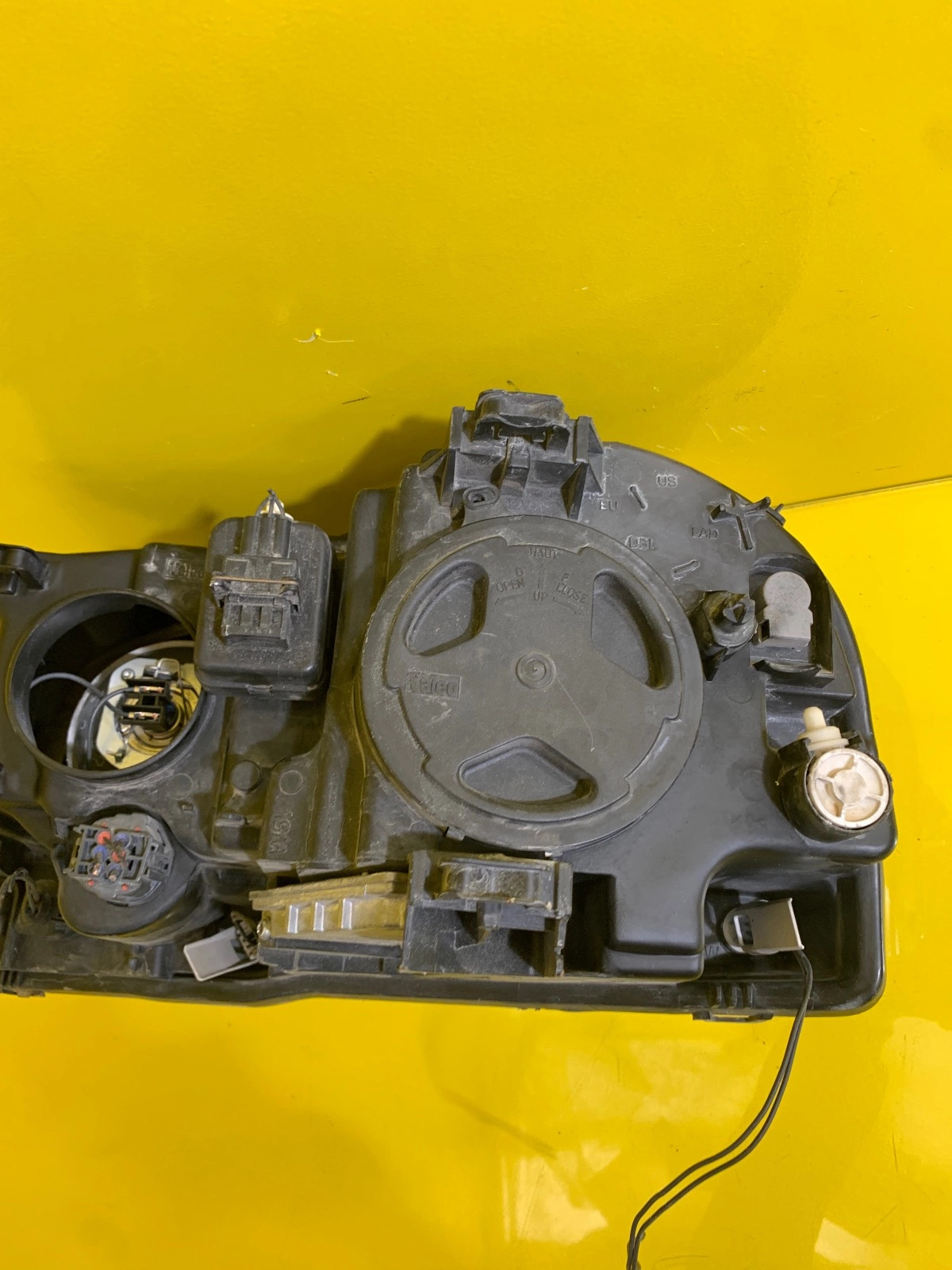 Reflektor Lampa Prawa Volvo XC90 I 02- Xenon 30764398 Autolamps 4 Reflektor Lampa Prawa Volvo XC90 I 02- Xenon 30764398