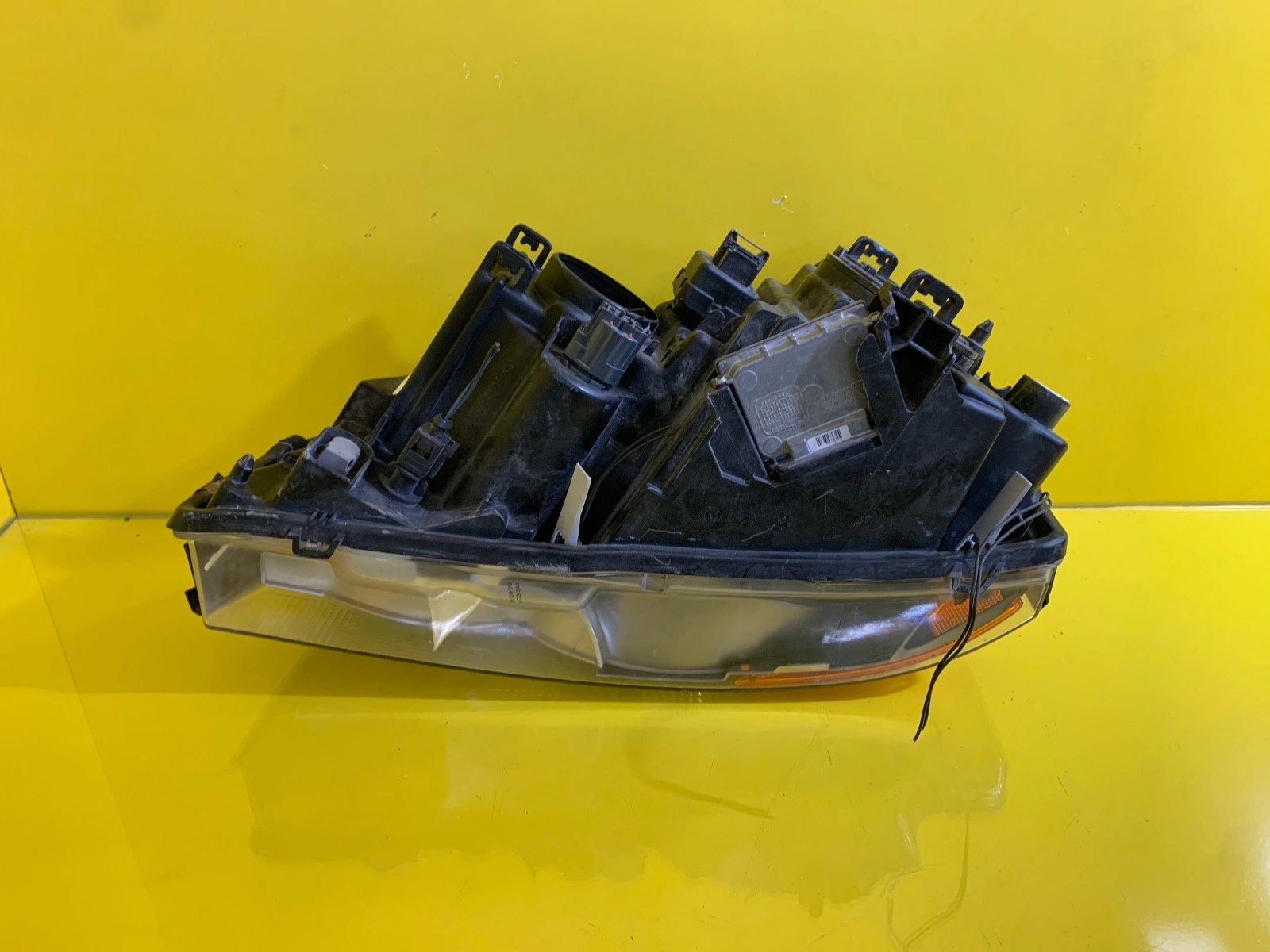 Reflektor Lampa Prawa Volvo XC90 I 02- Xenon 30764398 Autolamps 6 Reflektor Lampa Prawa Volvo XC90 I 02- Xenon 30764398