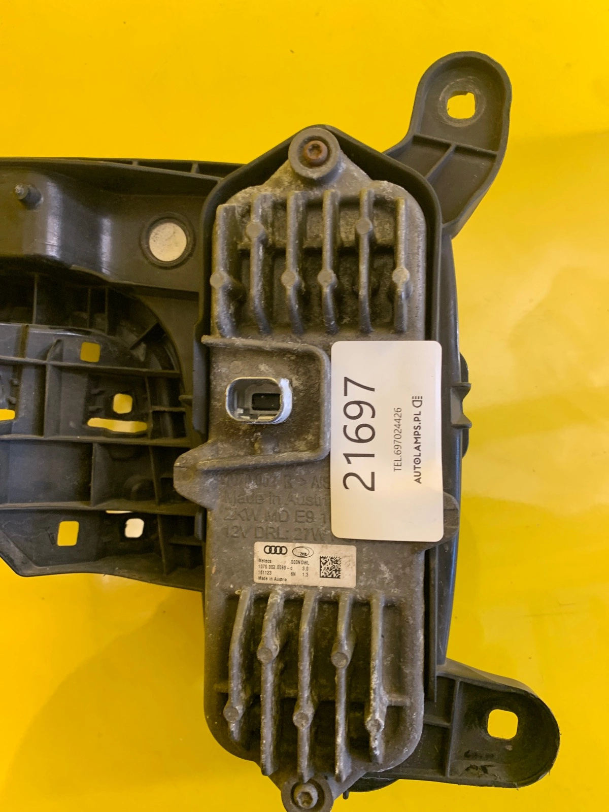 Reflektor Led DRL Prawy Przedni AUDI Q7 4M0 E-TRON Autolamps 2 Reflektor Led DRL Prawy Przedni AUDI Q7 4M0 E-TRON