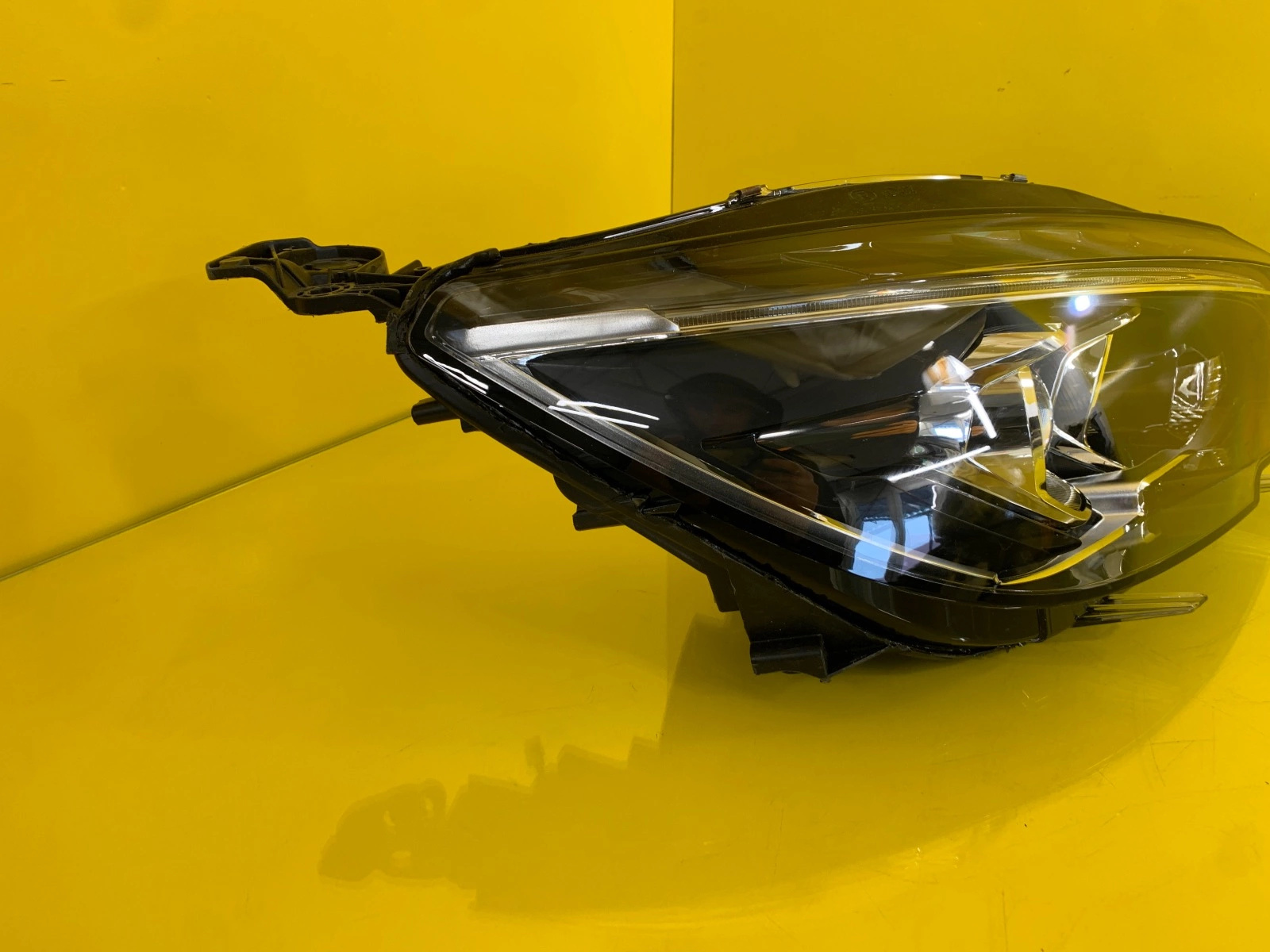 Reflektor Lampa Przód Prawa Peugeot 308 II T9 Lift Led + Soczewka Autolamps 7 Reflektor Lampa Przód Prawa Peugeot 308 II T9 Lift Led + Soczewka