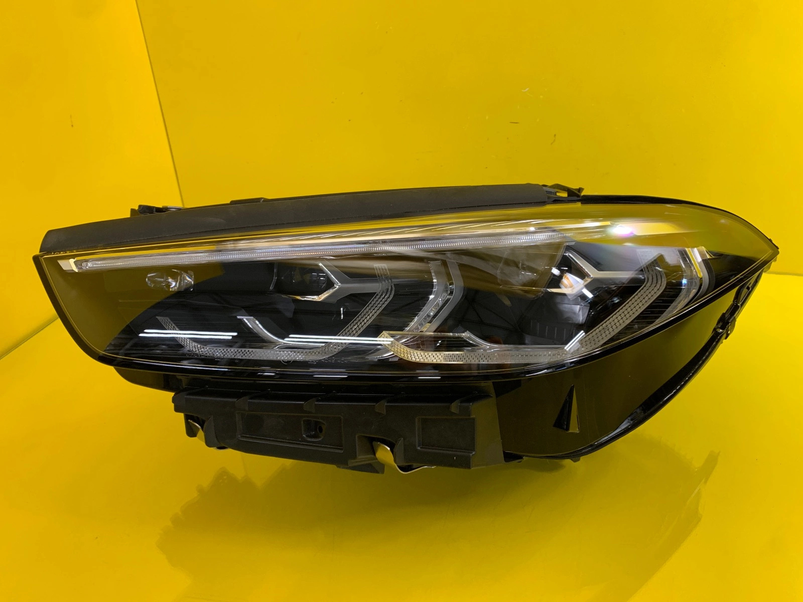 Reflektor Lampa Lewa Przednia BMW 8 G14 G15 G16 M8 F91 F92 Full Led 5A27A27-01 Autolamps Reflektor Lampa Lewa Przednia BMW 8 G14 G15 G16 M8 F91 F92 Full Led 5A27A27-01