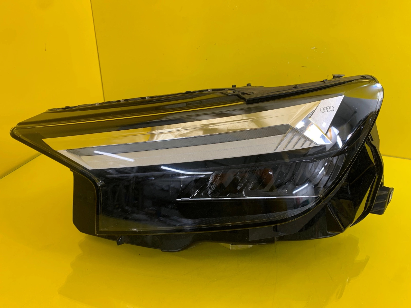 Reflektor Lampa Lewa Przód Audi Q4 E-Tron Full Led 89A941033 Autolamps Reflektor Lampa Lewa Przód Audi Q4 E-Tron Full Led 89A941033