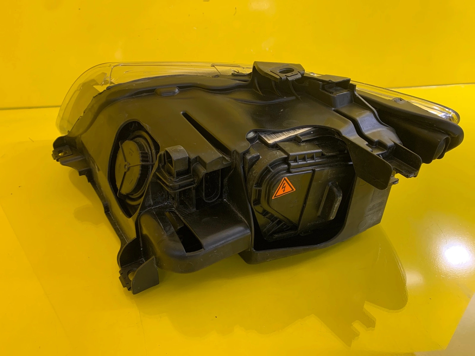 Reflektor Lampa Prawa Przód Audi Q7 Xenon 05- 4L0941030M Autolamps 4 Reflektor Lampa Prawa Przód Audi Q7 Xenon 05- 4L0941030M