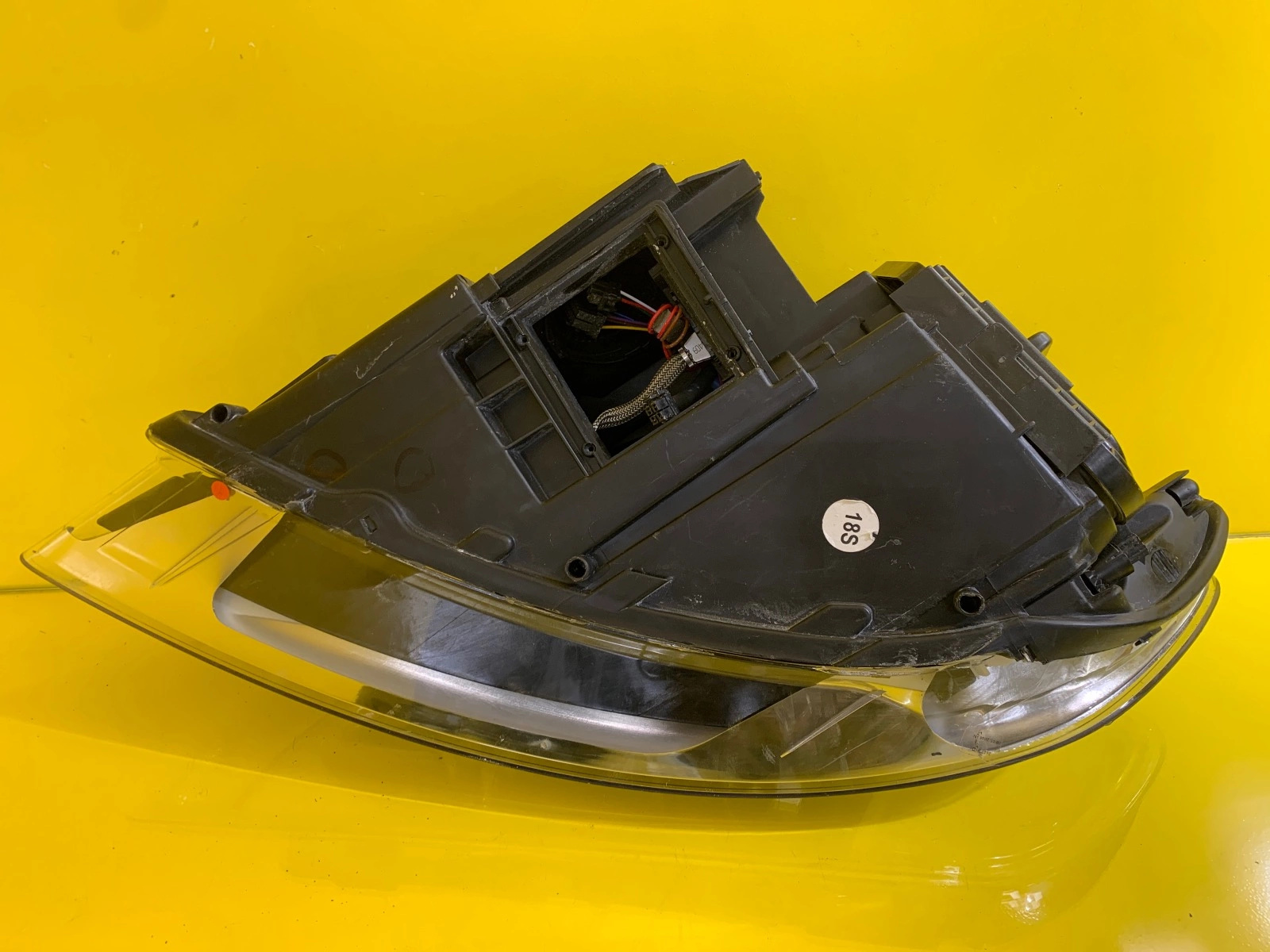 Reflektor Lampa Prawa Przód Audi Q7 Xenon 05- 4L0941030M Autolamps 5 Reflektor Lampa Prawa Przód Audi Q7 Xenon 05- 4L0941030M