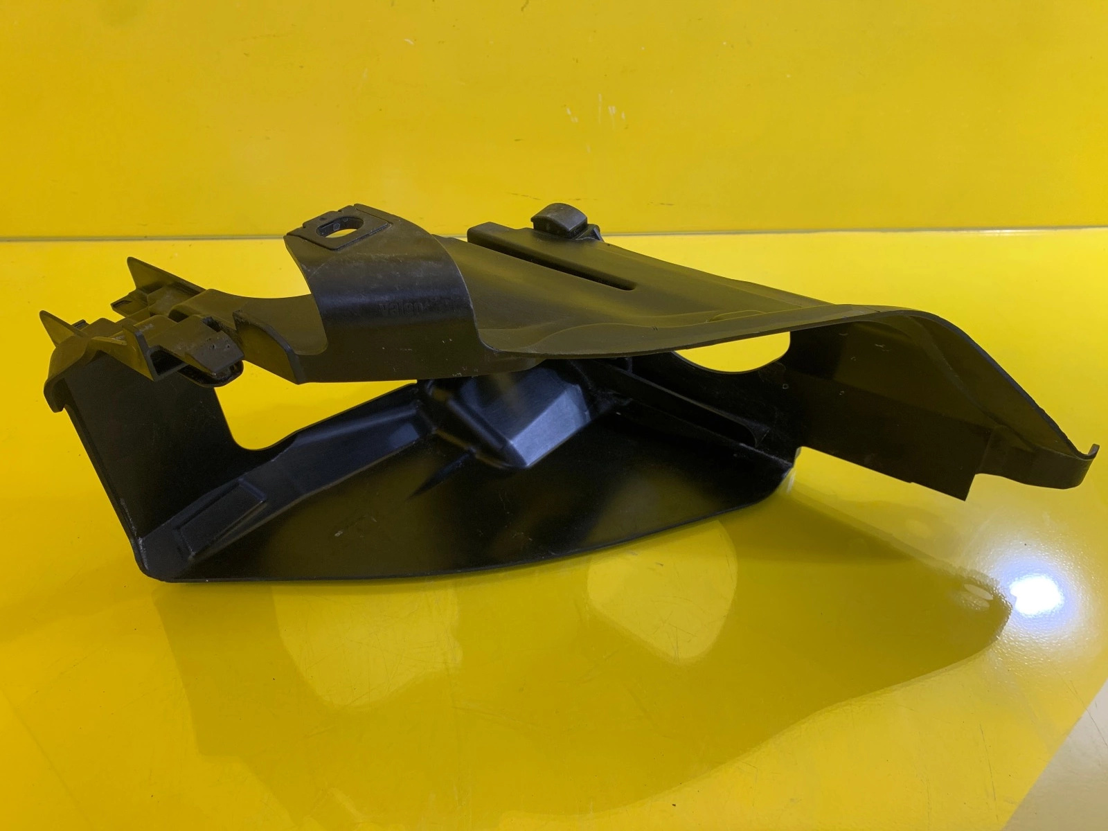 Reflektor Lampa Prawa Przód Audi Q7 Xenon 05- 4L0941030M Autolamps 7 Reflektor Lampa Prawa Przód Audi Q7 Xenon 05- 4L0941030M